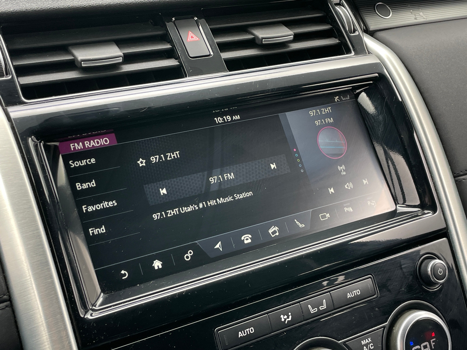 Thumbnail: 2019 Land Rover Discovery - 3