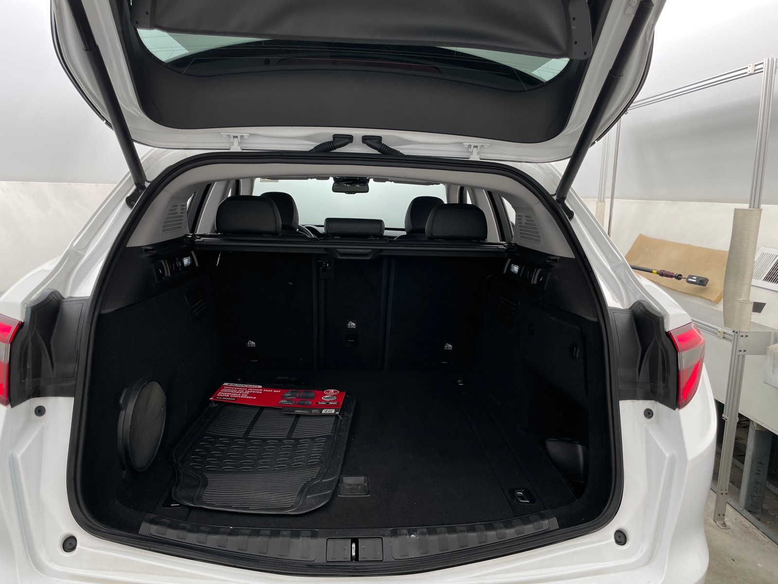 Thumbnail: 2018 Alfa Romeo Stelvio - 6