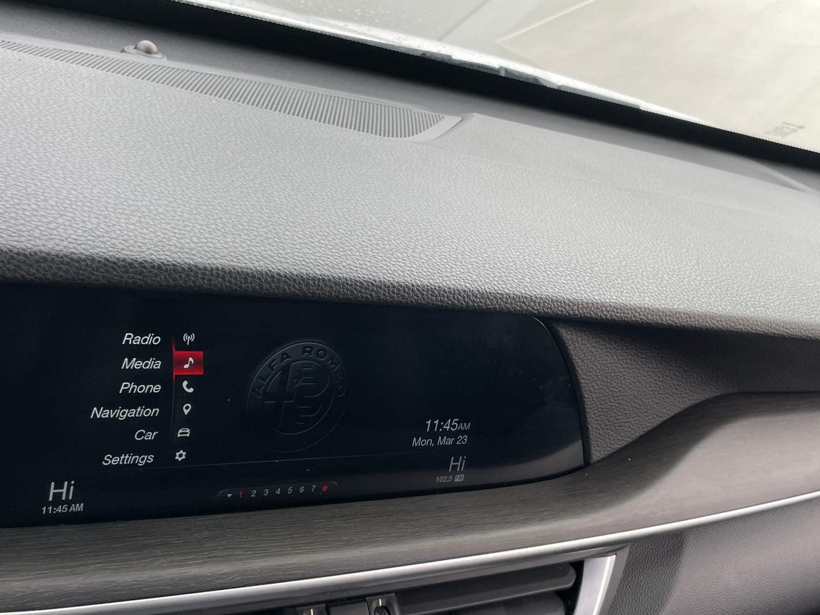 Thumbnail: 2018 Alfa Romeo Stelvio - 3