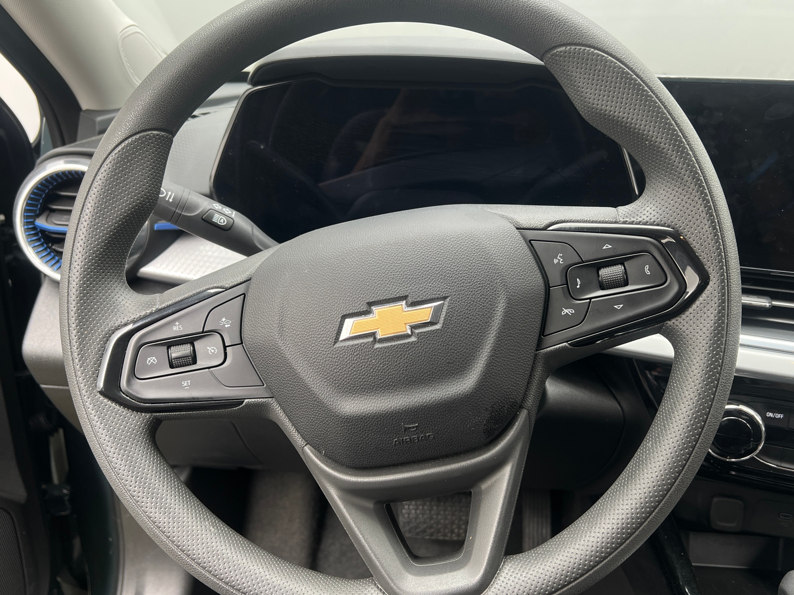 Thumbnail: 2025 Chevrolet Trax - 5