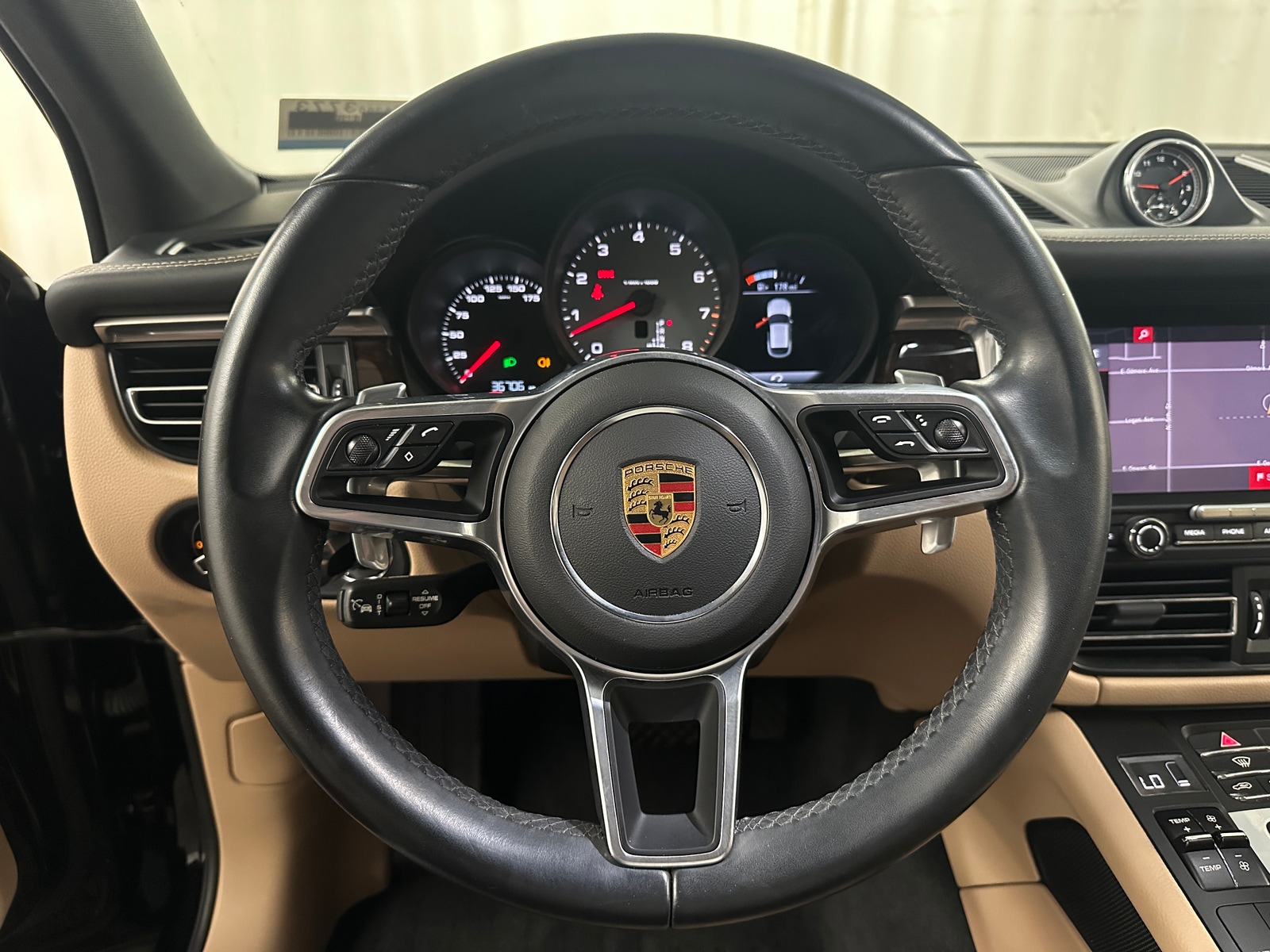 Thumbnail: 2021 Porsche Macan - 4