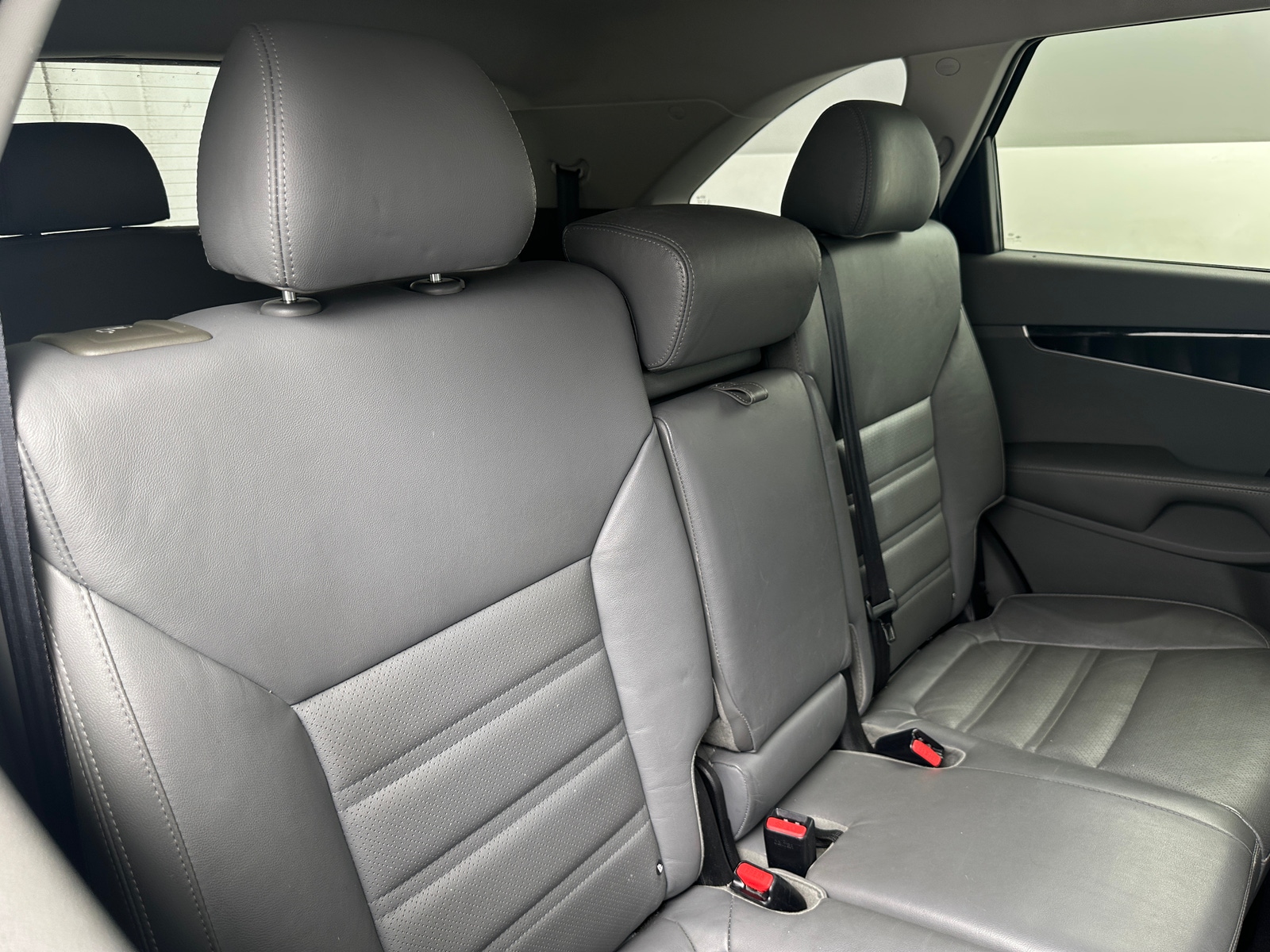 Thumbnail: 2016 Kia Sorento - 5