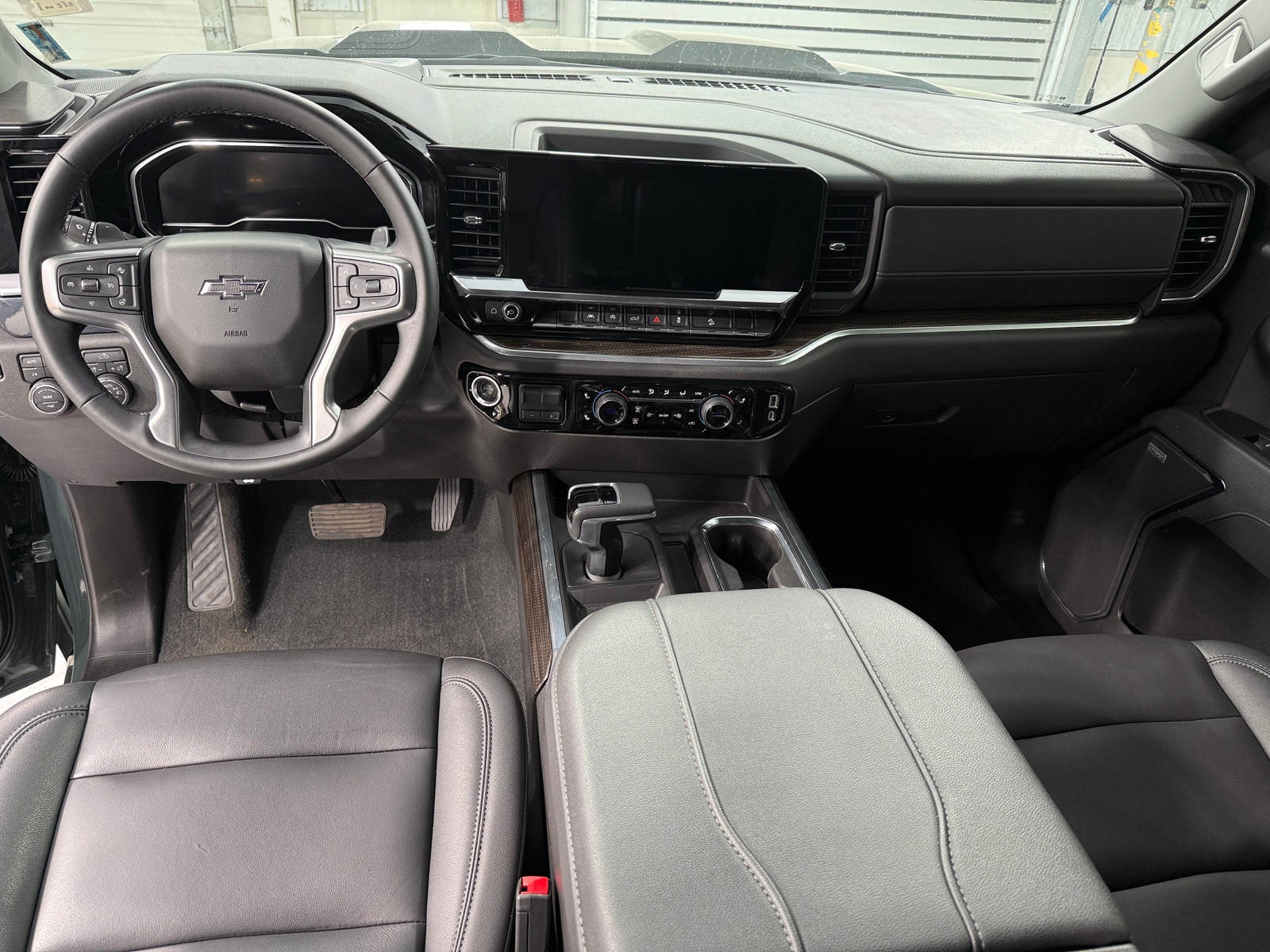 Thumbnail: 2025 Chevrolet Silverado 1500 - 2