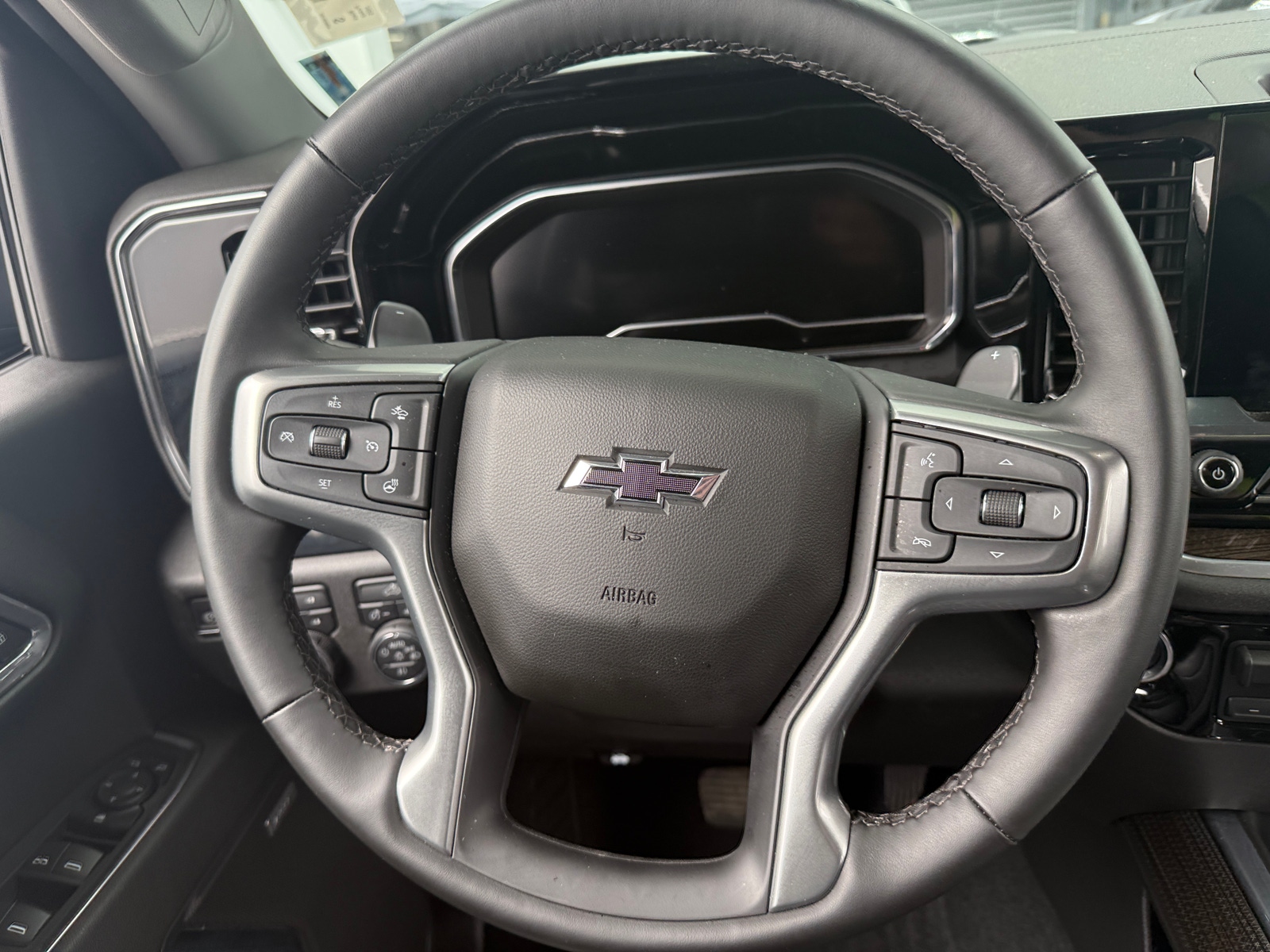 Thumbnail: 2025 Chevrolet Silverado 1500 - 4