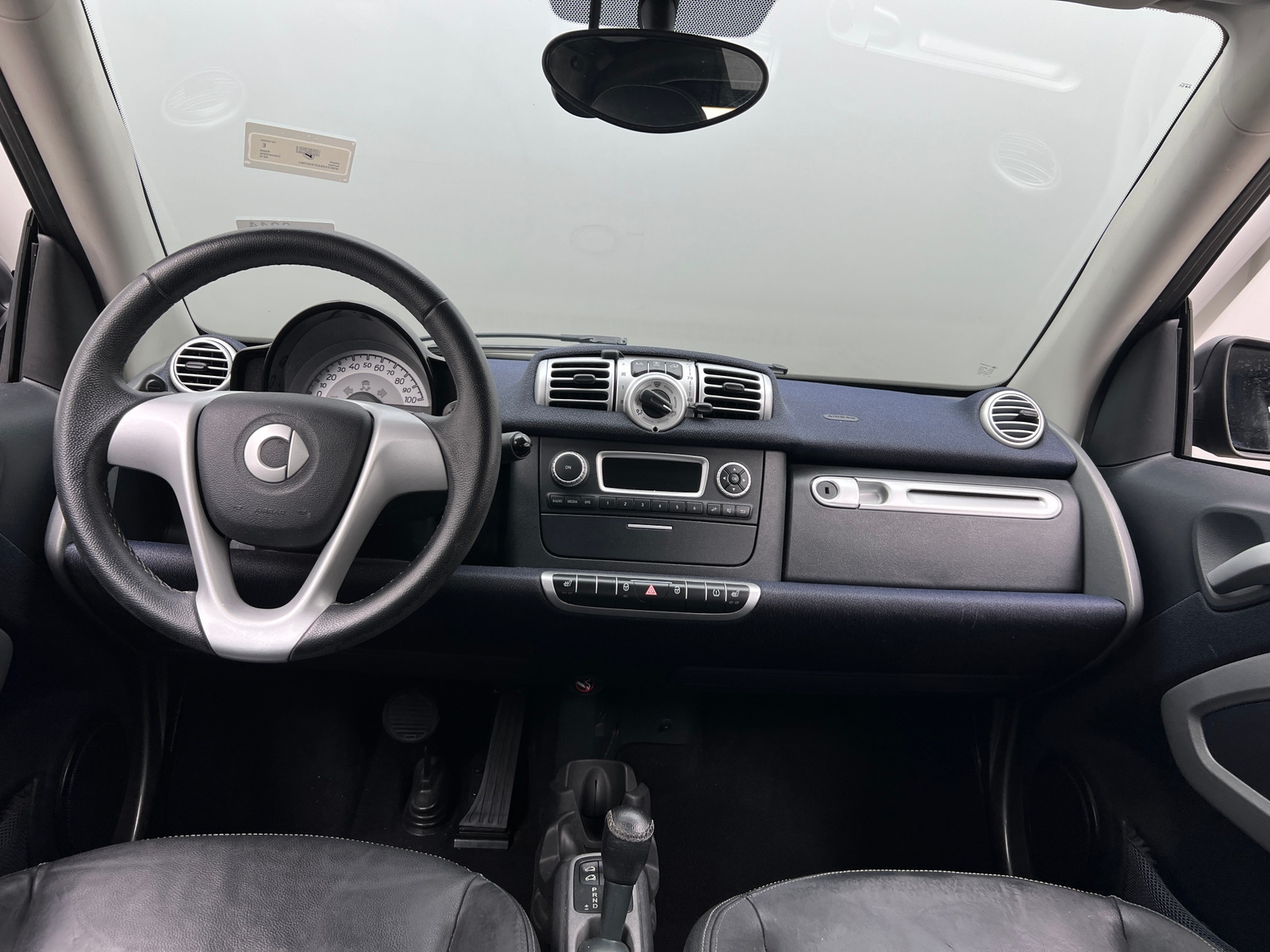 Thumbnail: 2015 smart fortwo - 3