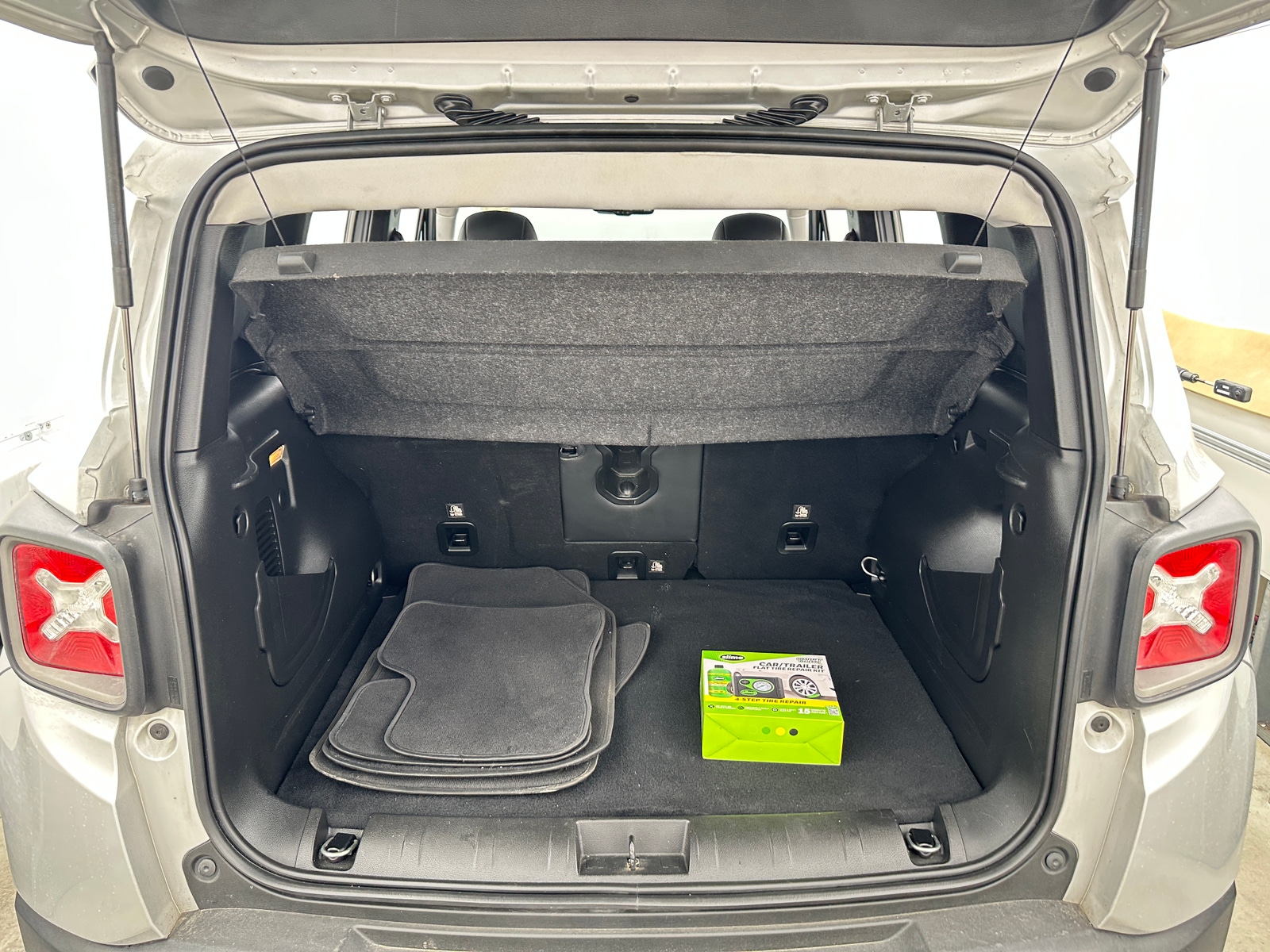 Thumbnail: 2021 Jeep Renegade - 6