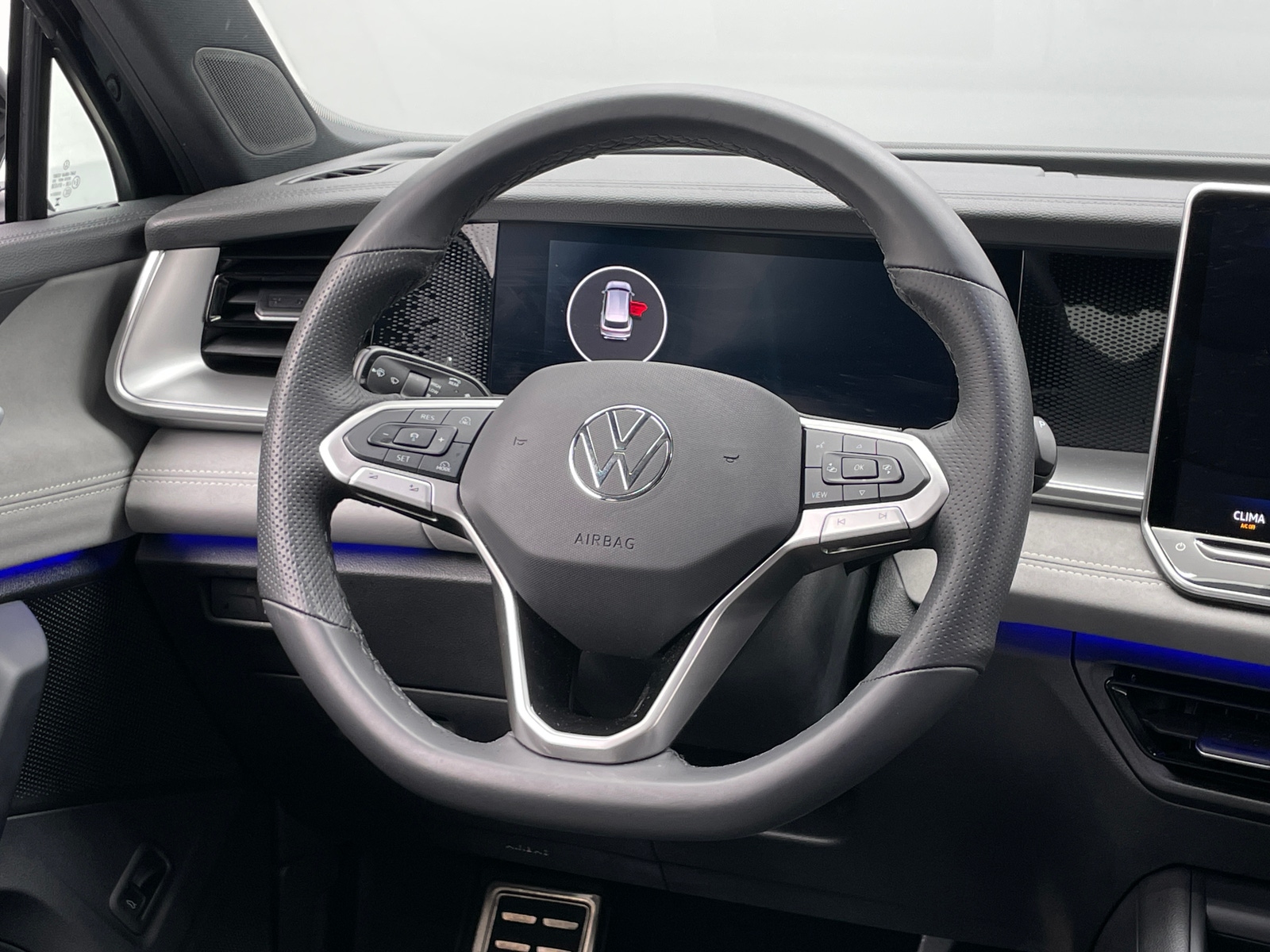 Thumbnail: 2025 Volkswagen Tiguan - 4