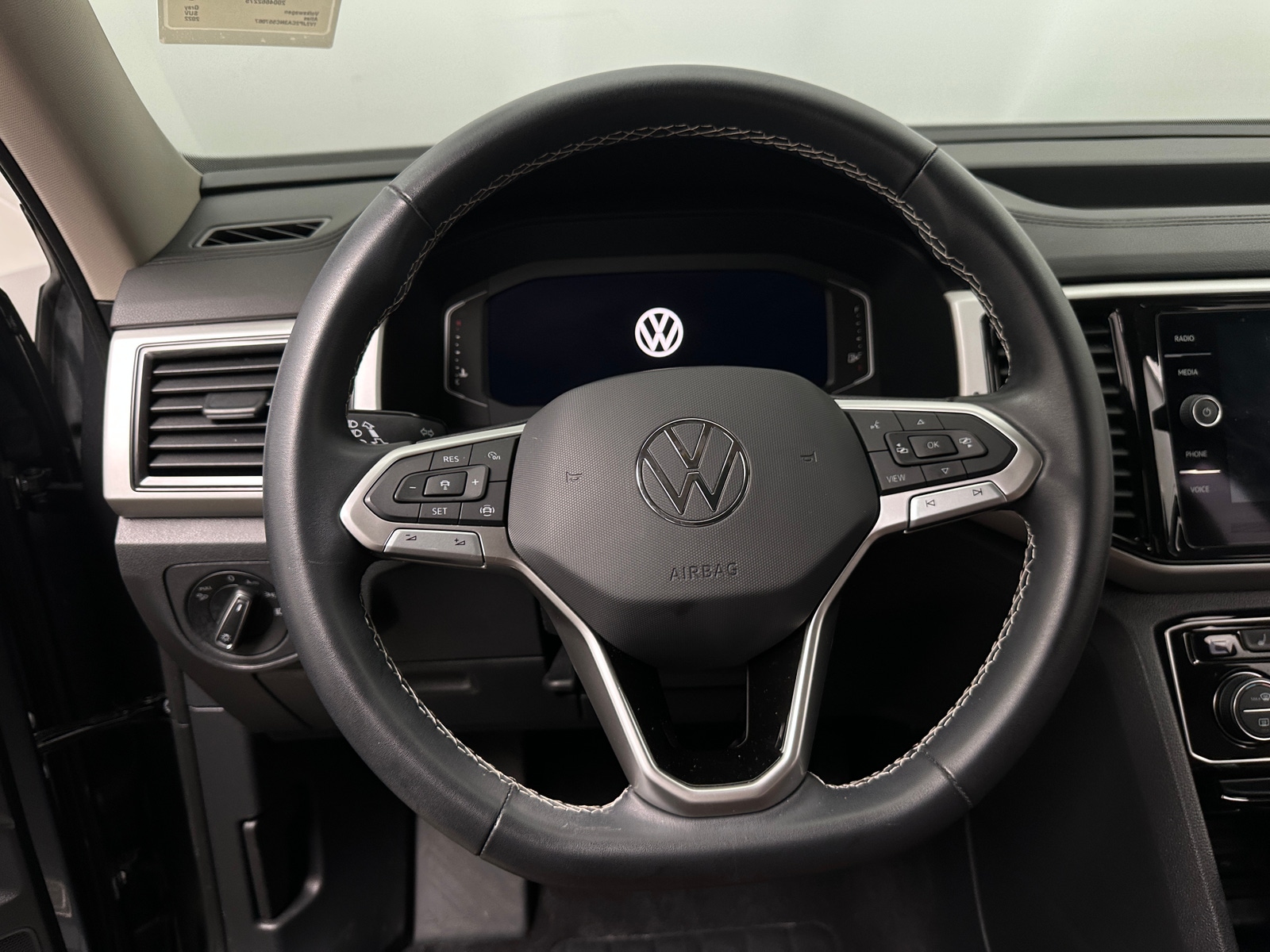 Thumbnail: 2022 Volkswagen Atlas - 4