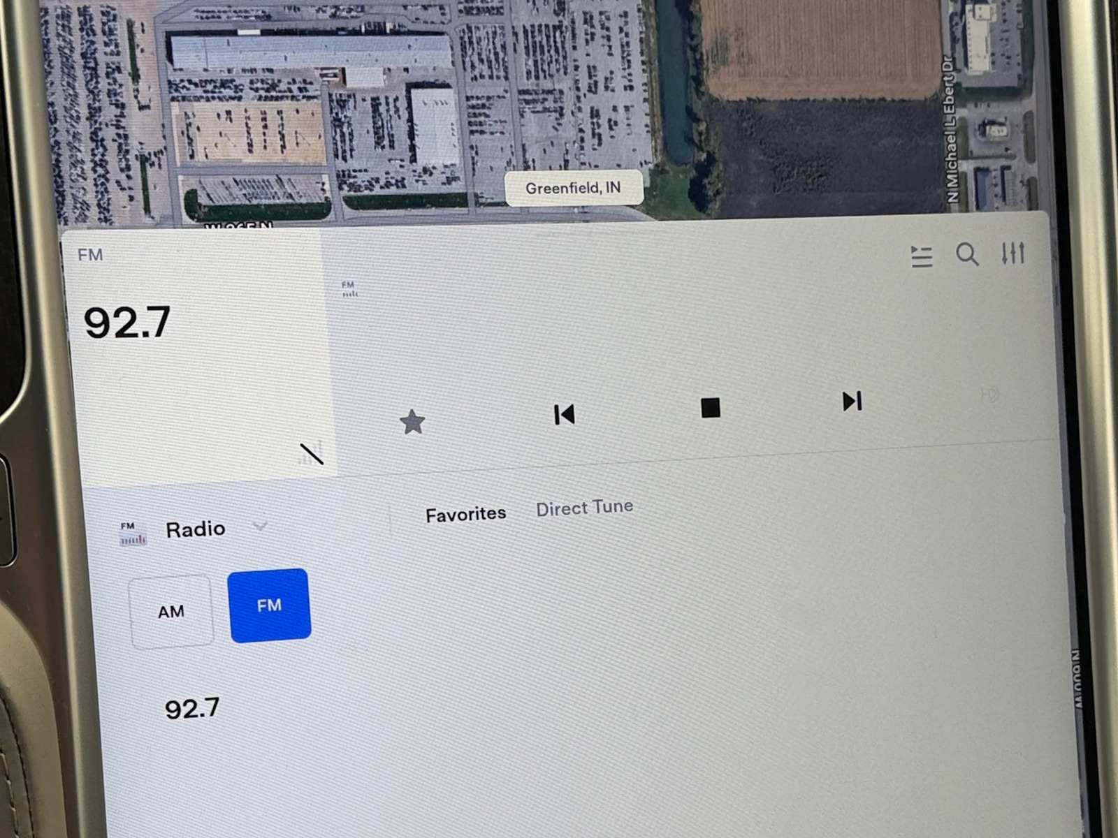 Thumbnail: 2015 Tesla Model S - 3