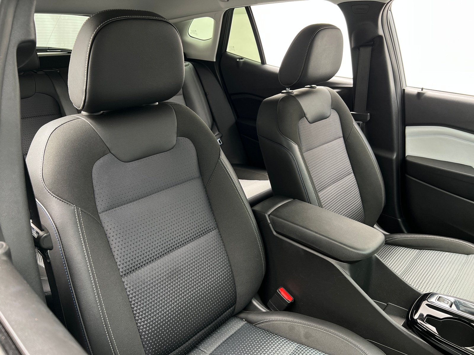 Thumbnail: 2025 Chevrolet Trax - 2