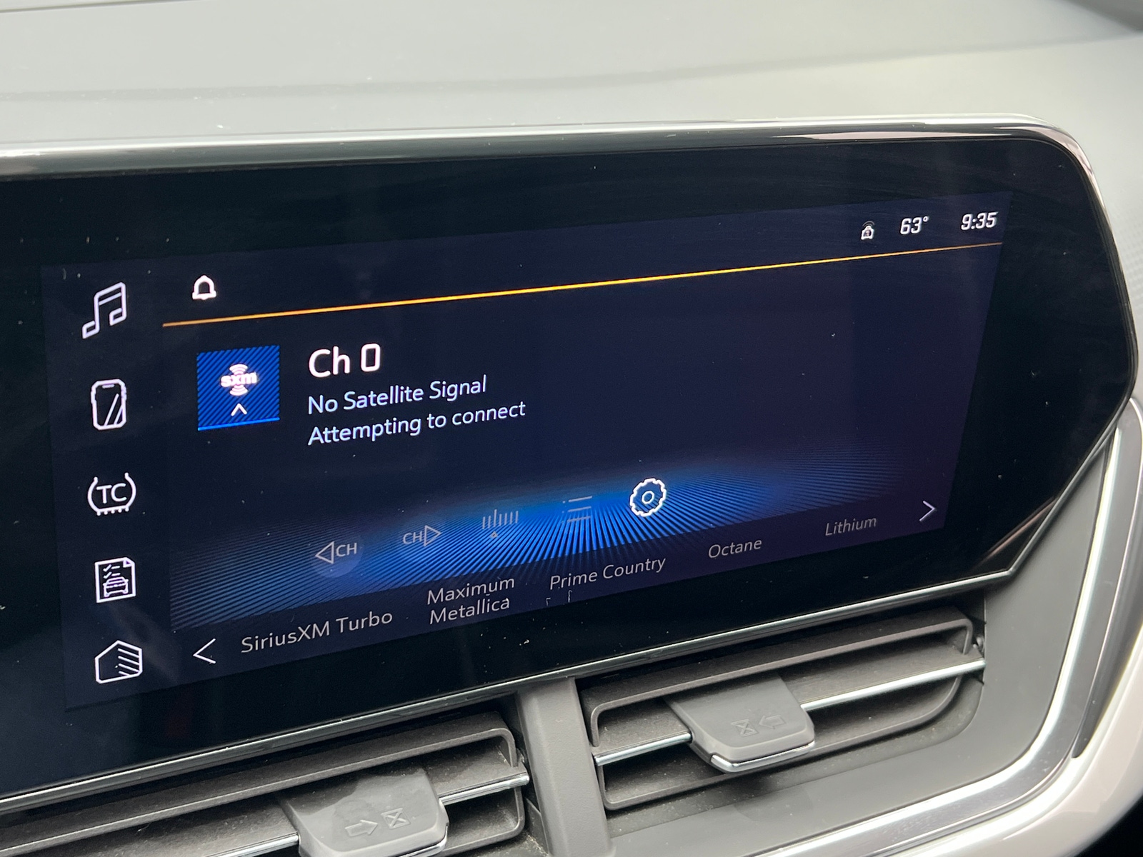 Thumbnail: 2025 Chevrolet Trax - 4