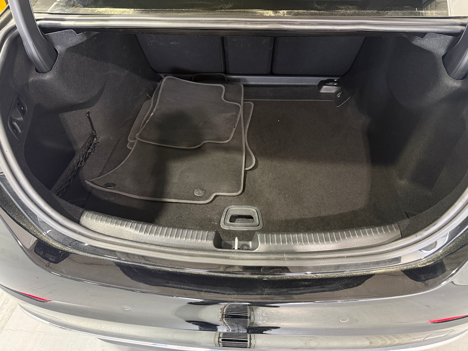 Thumbnail: 2024 Mercedes-Benz C-Class - 6