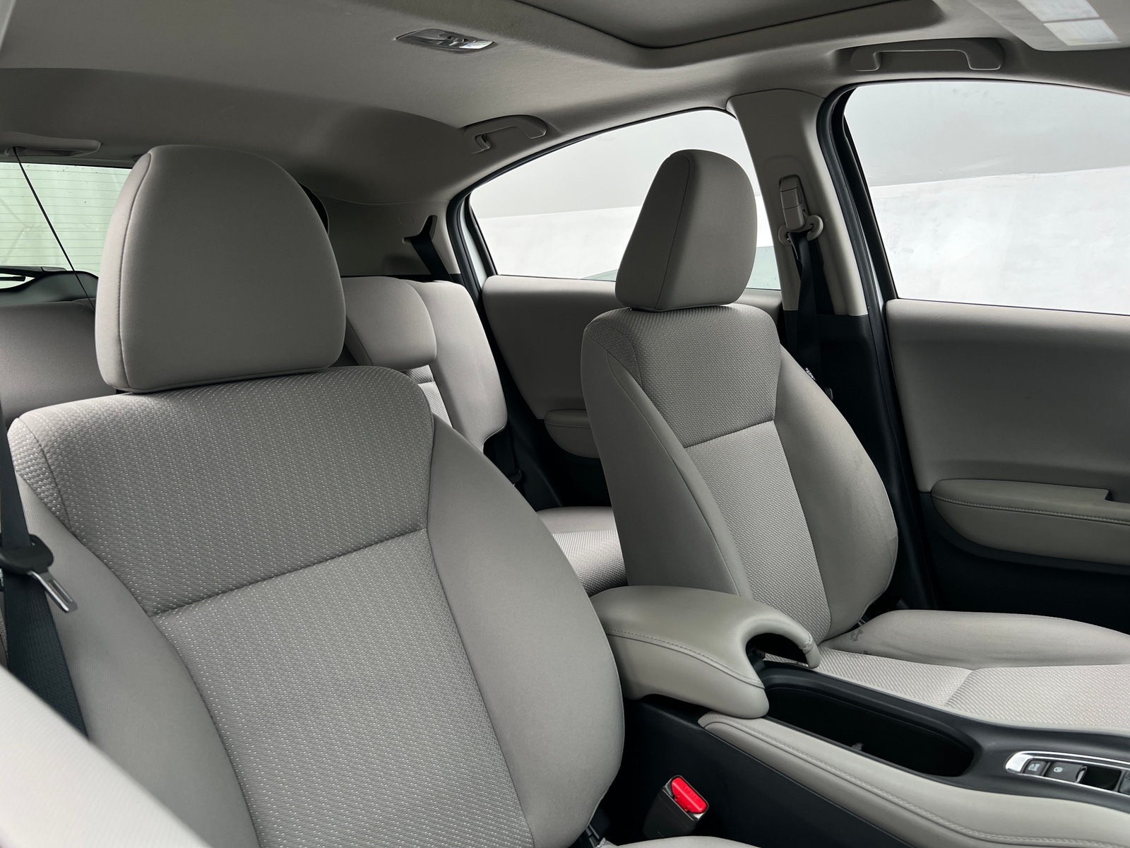 Thumbnail: 2017 Honda HR-V - 2