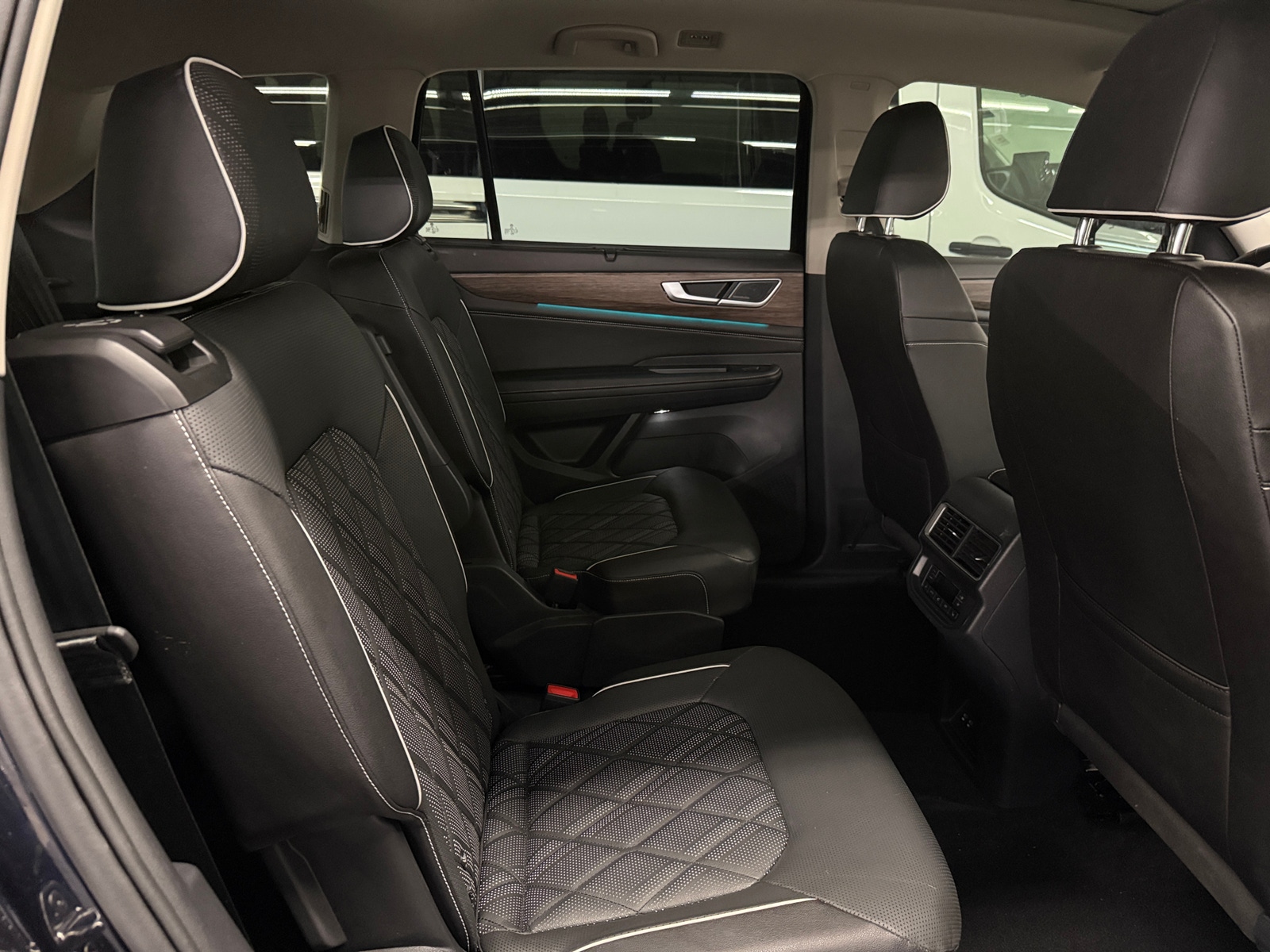 Thumbnail: 2025 Volkswagen Atlas - 5