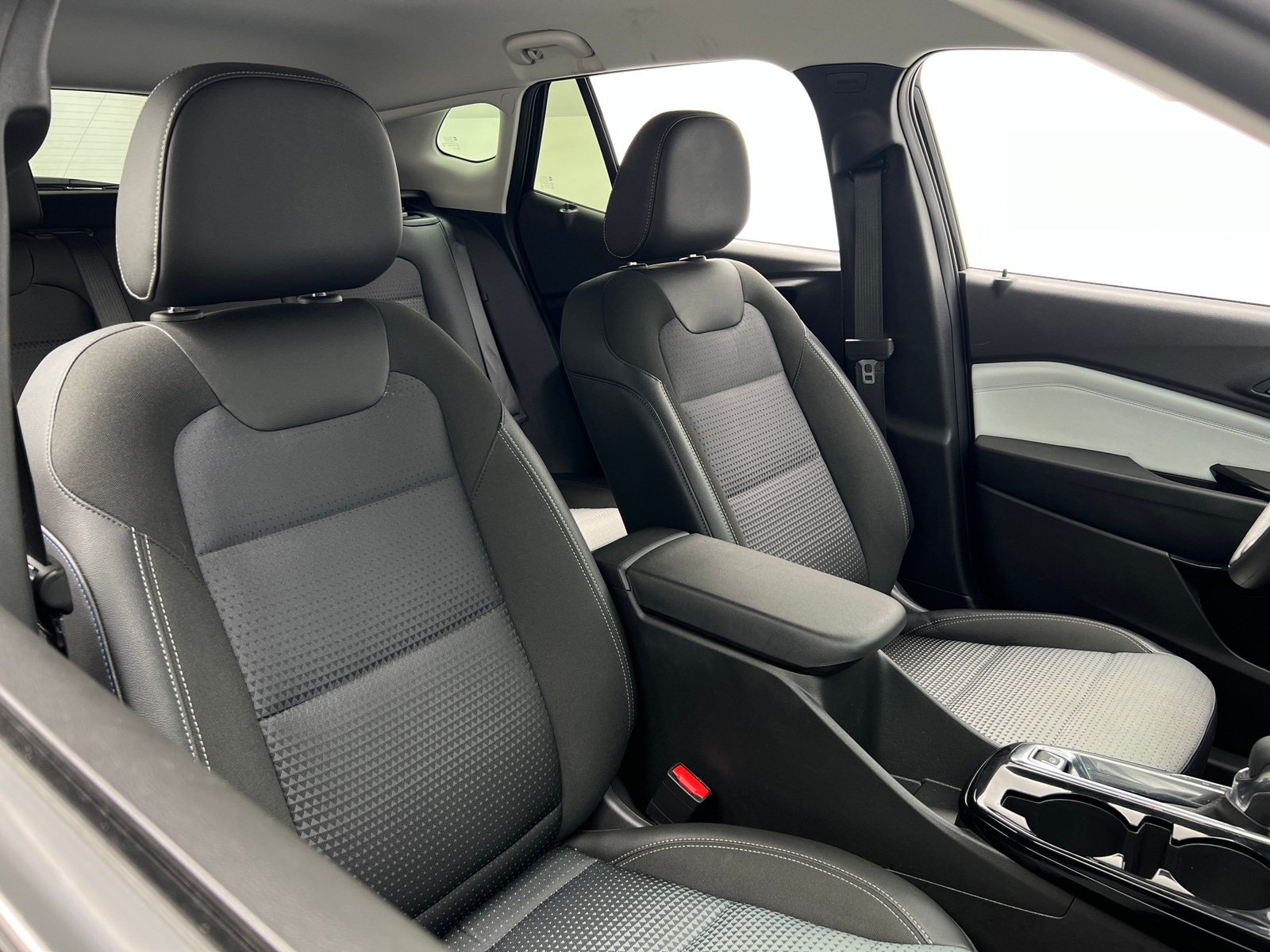 Thumbnail: 2025 Chevrolet Trax - 2