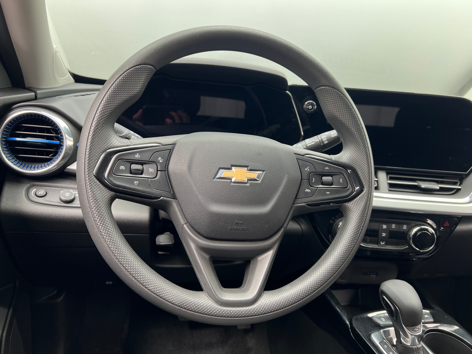 Thumbnail: 2025 Chevrolet Trax - 5