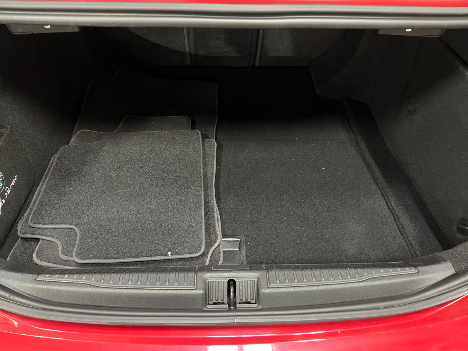 Thumbnail: 2018 Alfa Romeo Giulia - 6