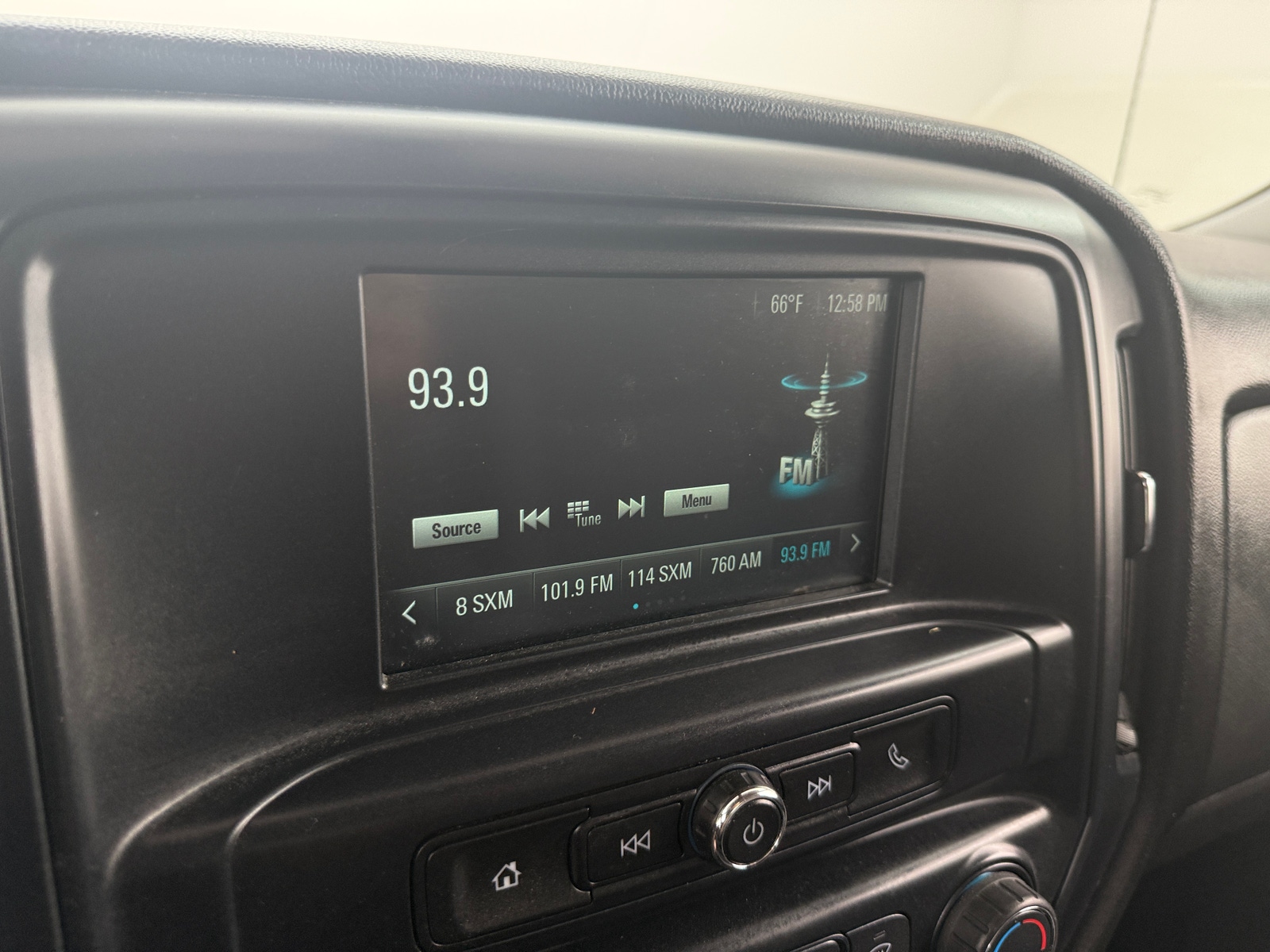 Thumbnail: 2017 Chevrolet Silverado 1500 - 4