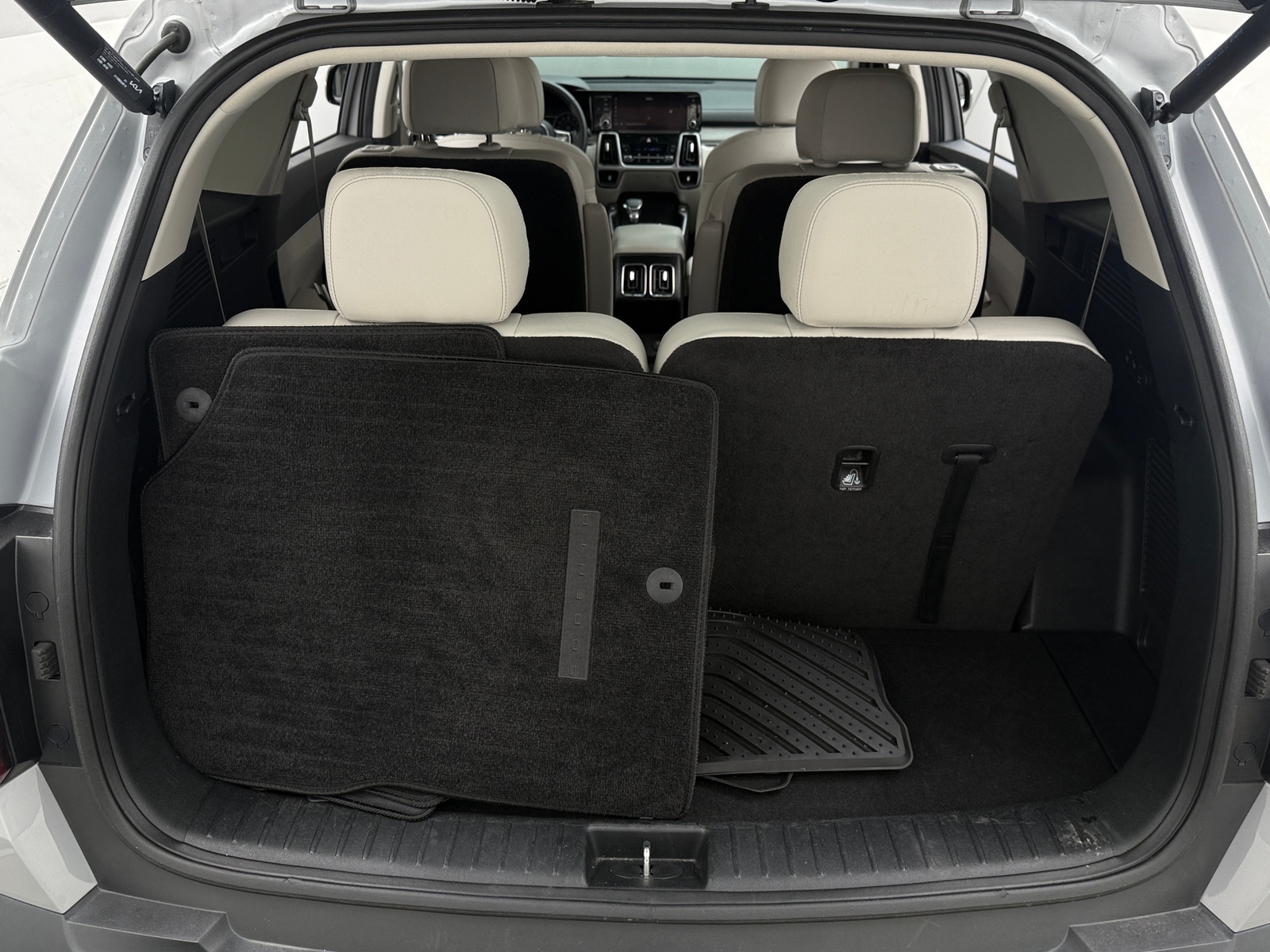 Thumbnail: 2023 Kia Sorento - 7