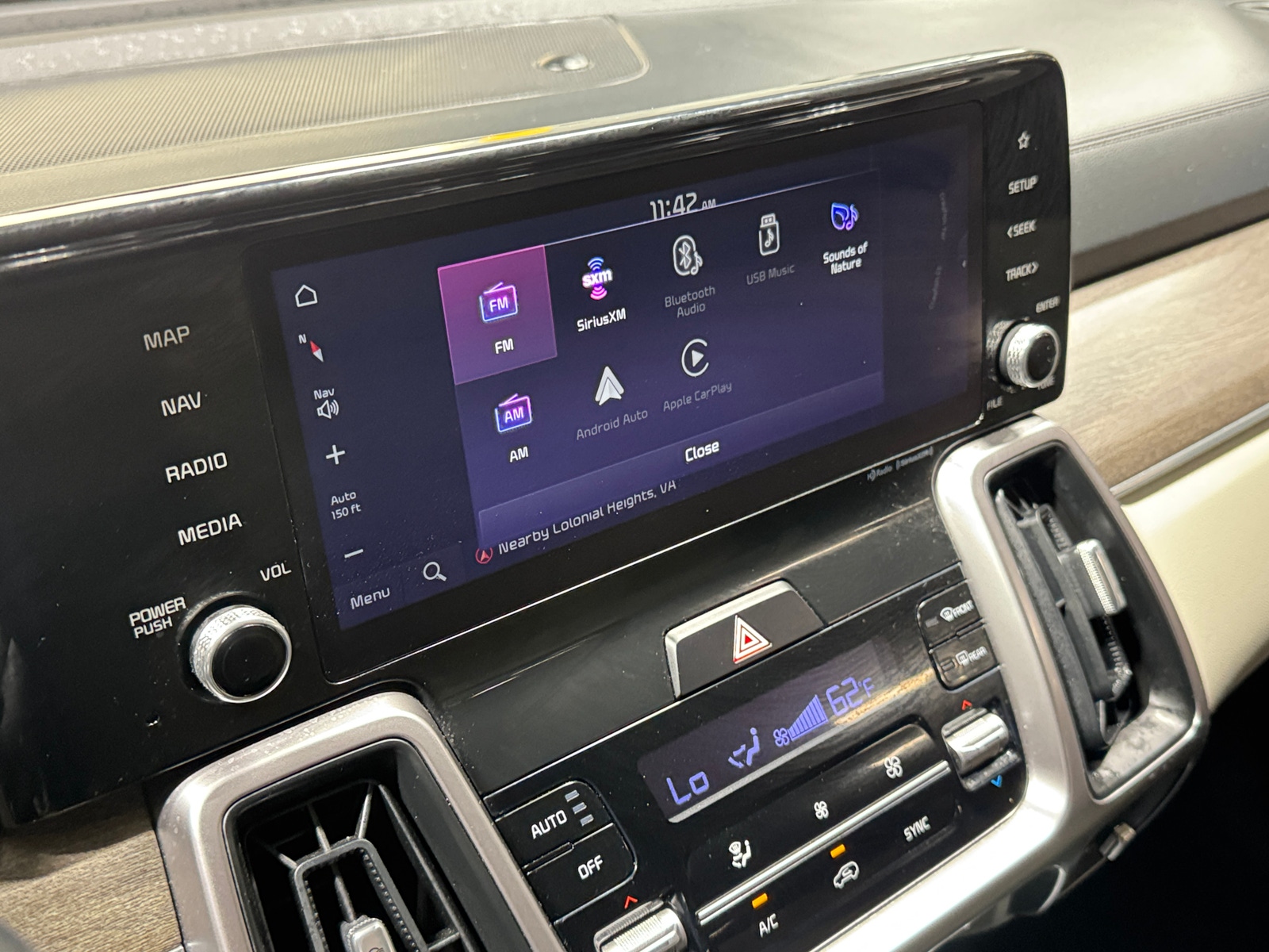 Thumbnail: 2023 Kia Sorento - 4