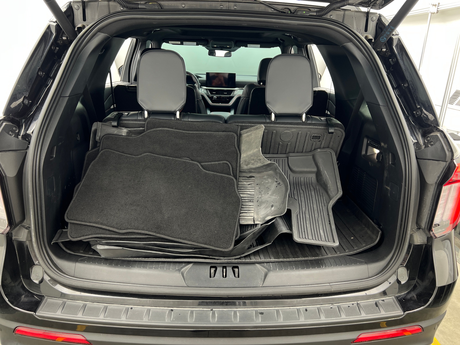 Thumbnail: 2025 Ford Explorer - 6