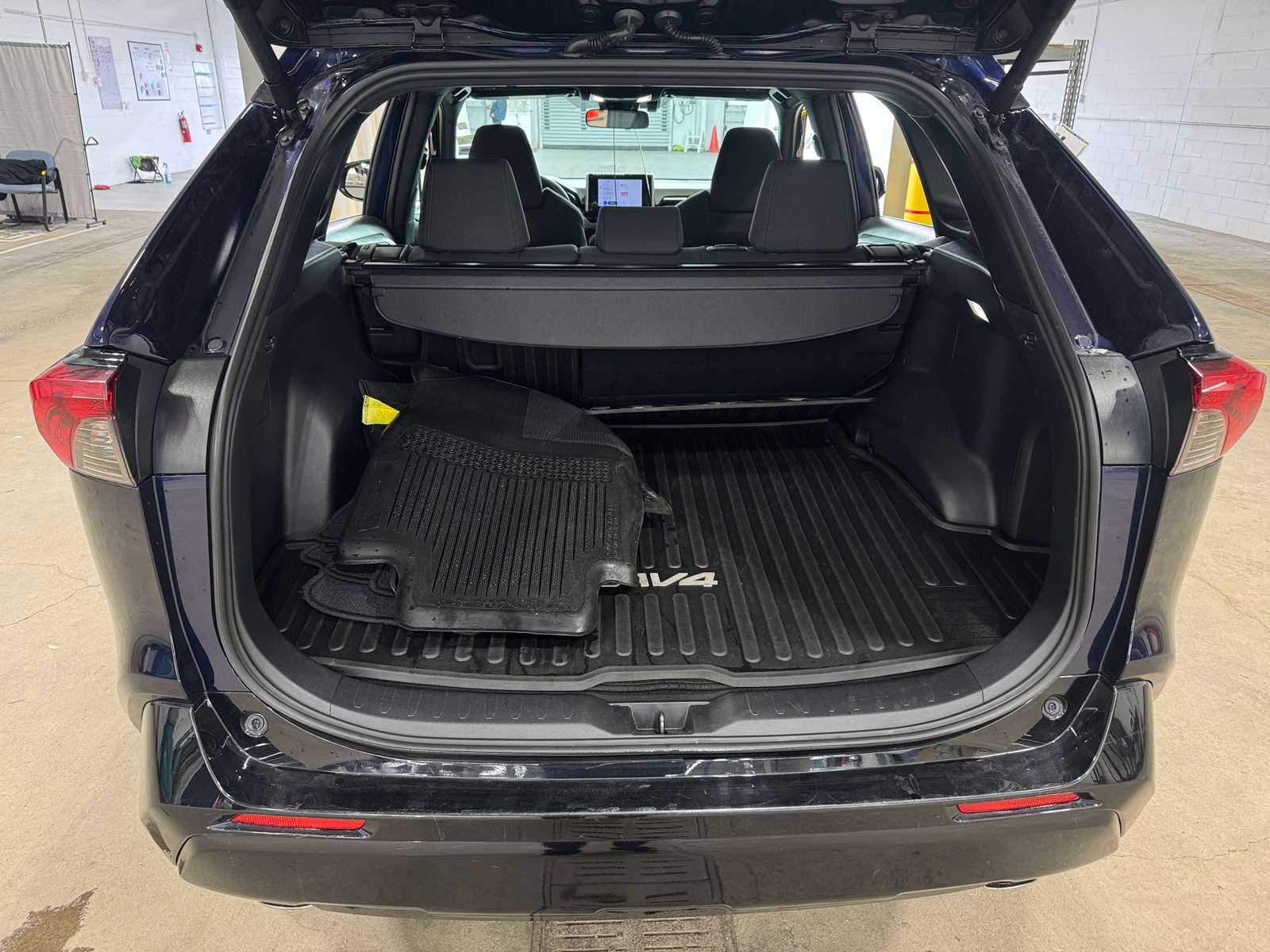 Thumbnail: 2024 Toyota RAV4 - 7