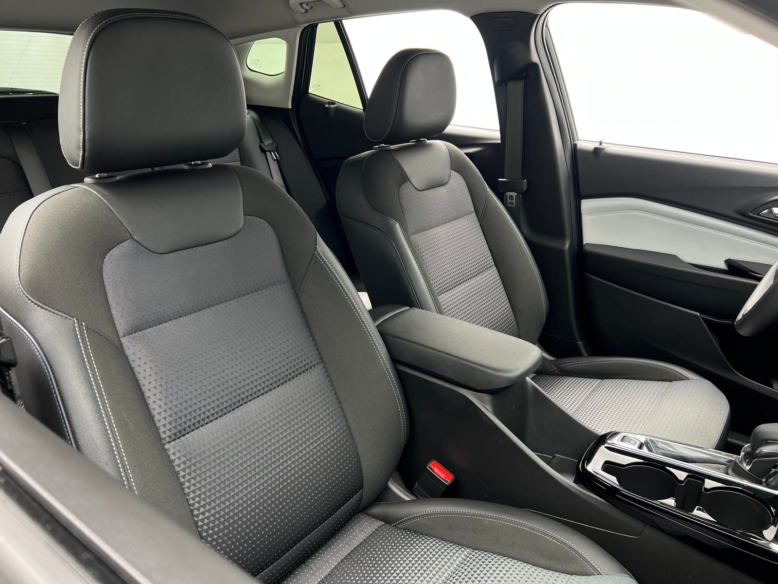 Thumbnail: 2025 Chevrolet Trax - 2