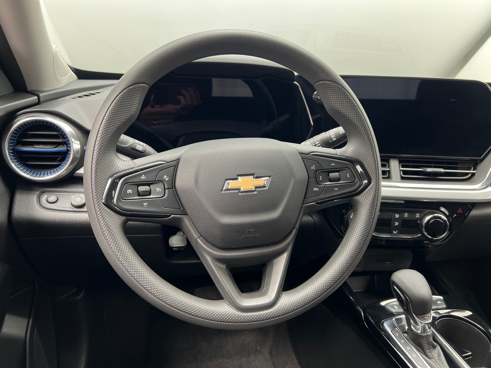 Thumbnail: 2025 Chevrolet Trax - 5