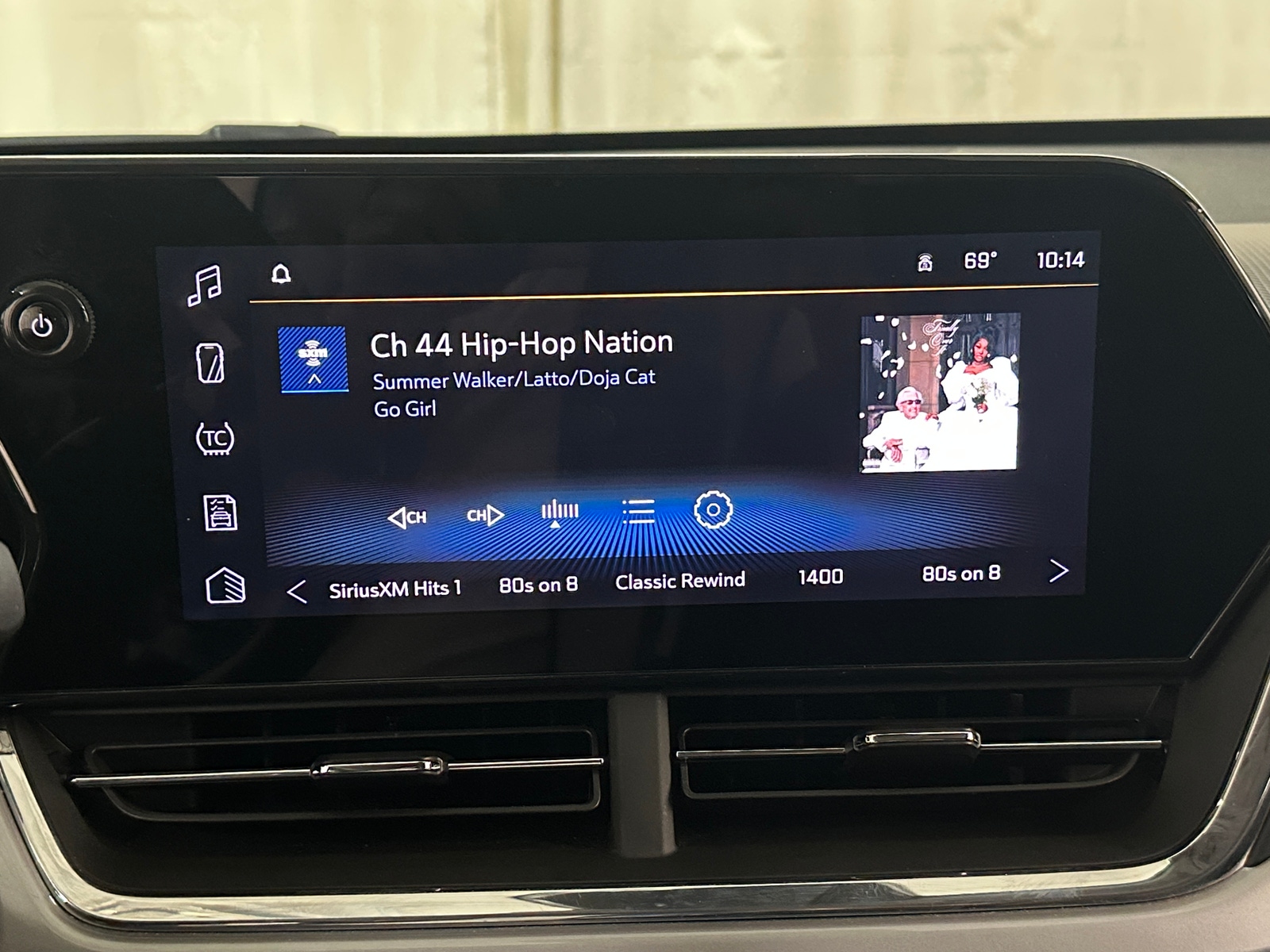 Thumbnail: 2025 Chevrolet Trax - 4