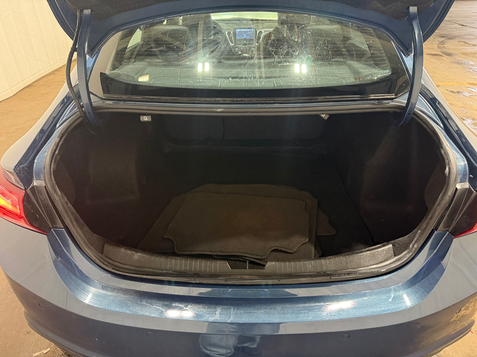 Thumbnail: 2024 Chevrolet Malibu - 6