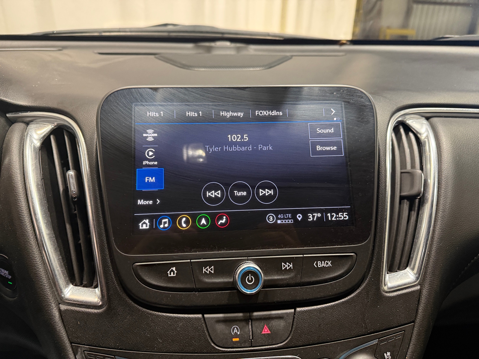 Thumbnail: 2024 Chevrolet Malibu - 3