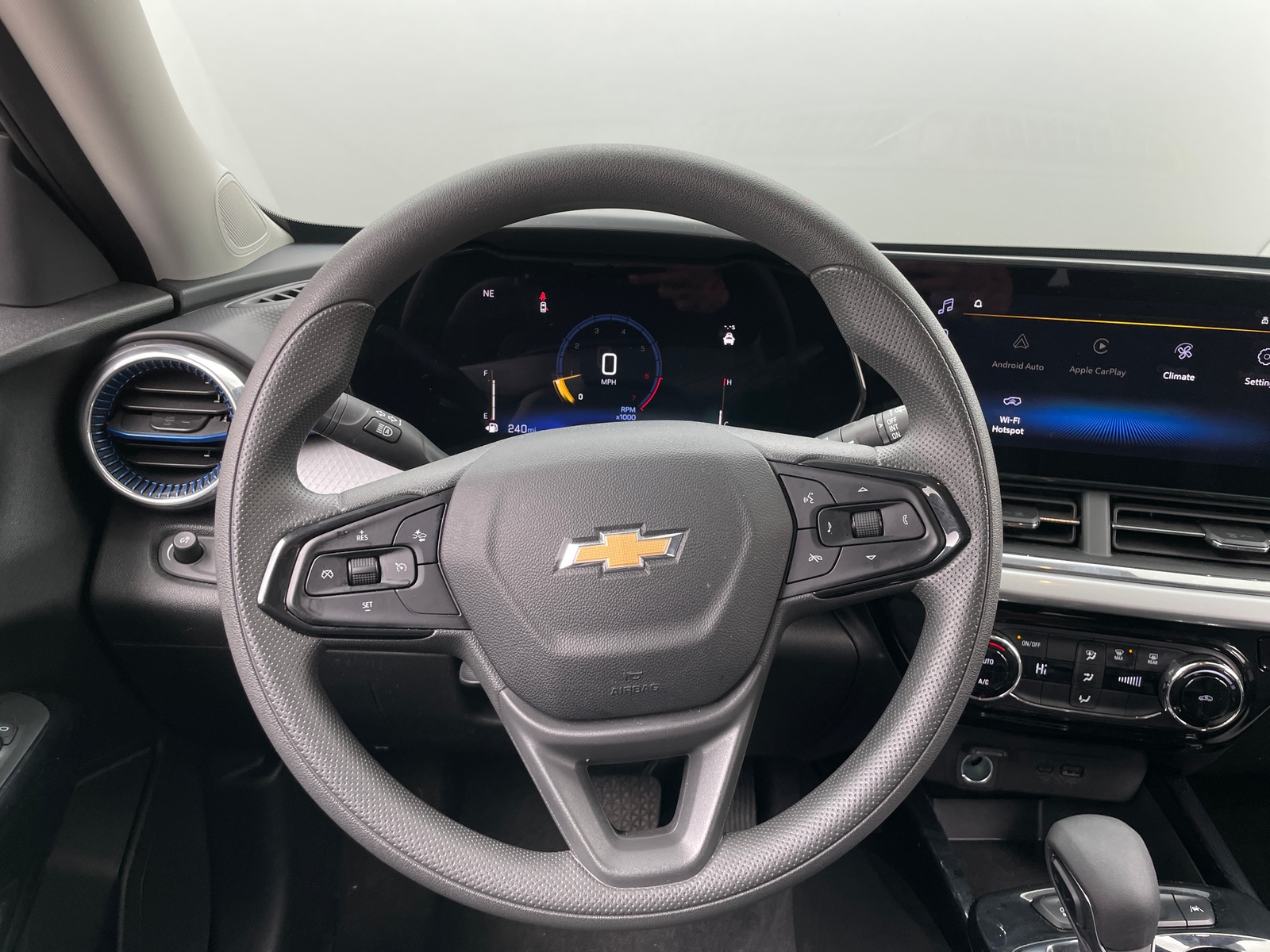 Thumbnail: 2025 Chevrolet Trax - 5