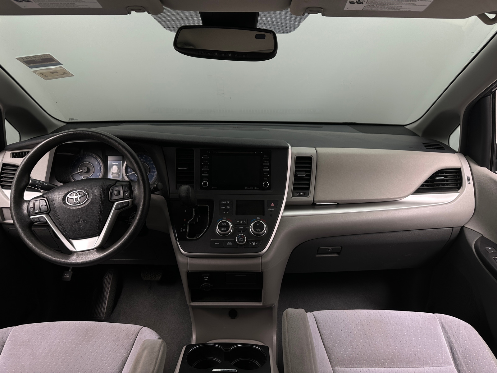 Thumbnail: 2020 Toyota Sienna - 3