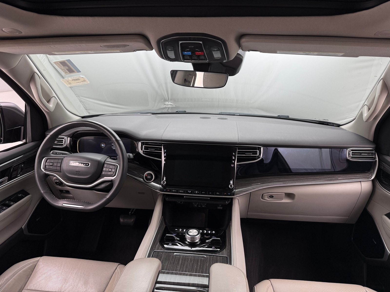 Thumbnail: 2022 Jeep Wagoneer - 2