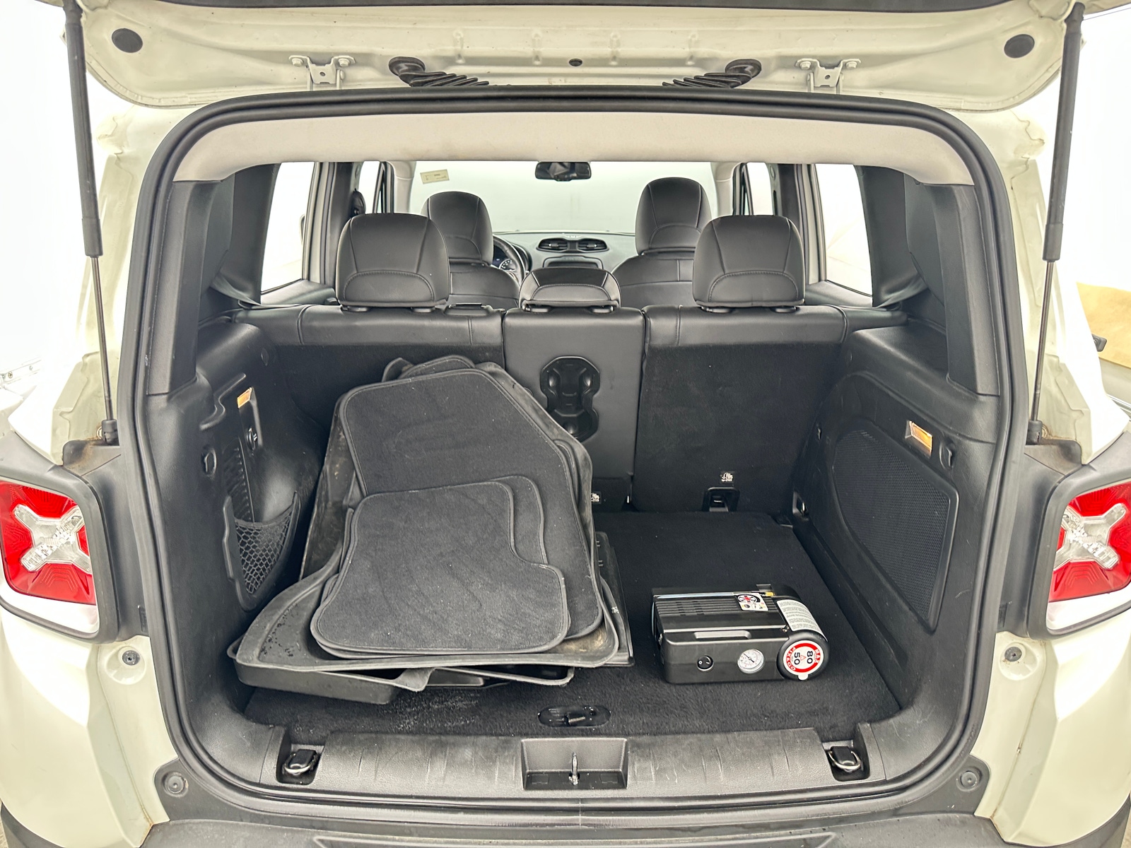 Thumbnail: 2015 Jeep Renegade - 6