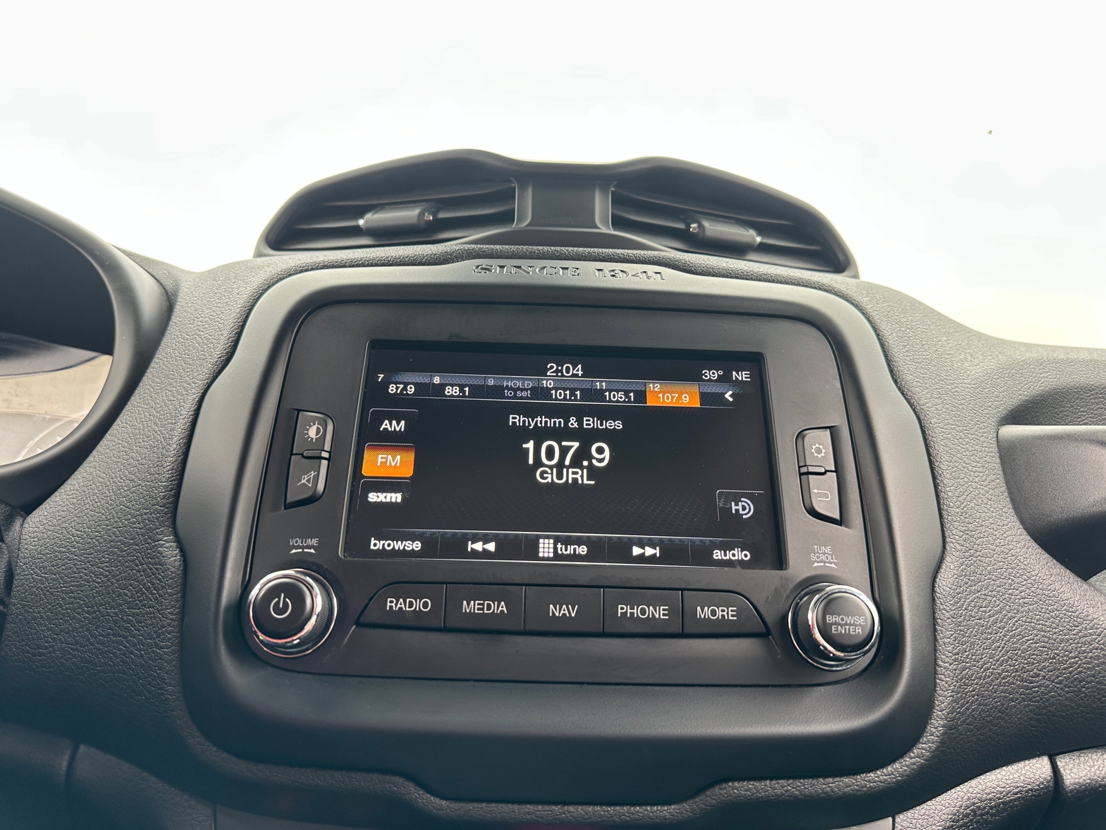 Thumbnail: 2015 Jeep Renegade - 3