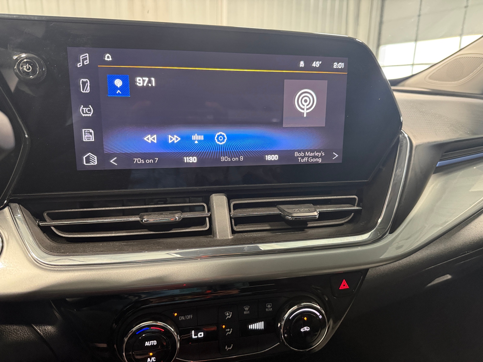 Thumbnail: 2025 Chevrolet Trax - 4