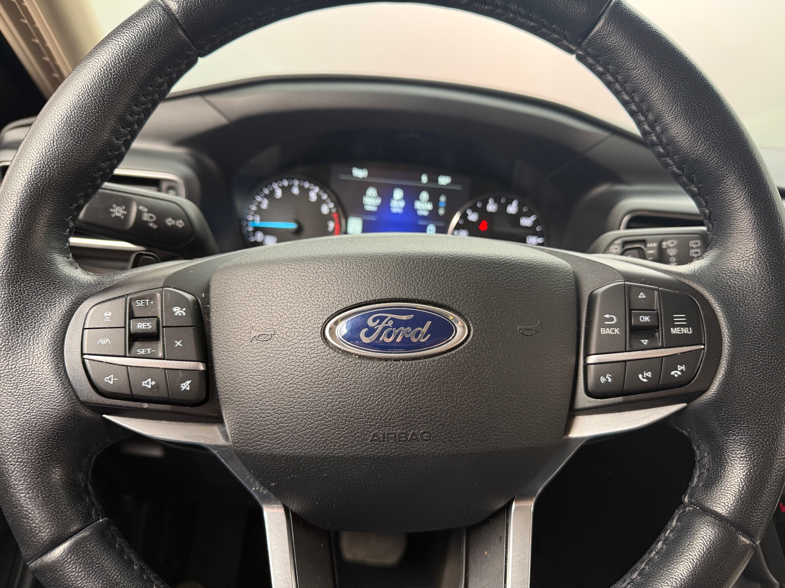 Thumbnail: 2020 Ford Explorer - 4