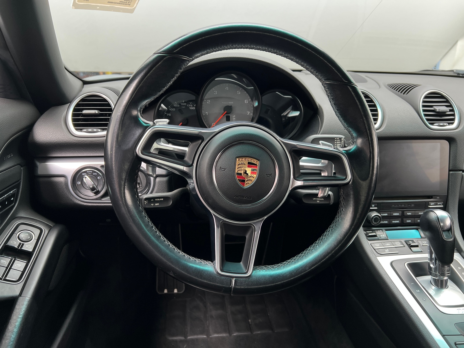 Thumbnail: 2017 Porsche 718 Boxster - 4