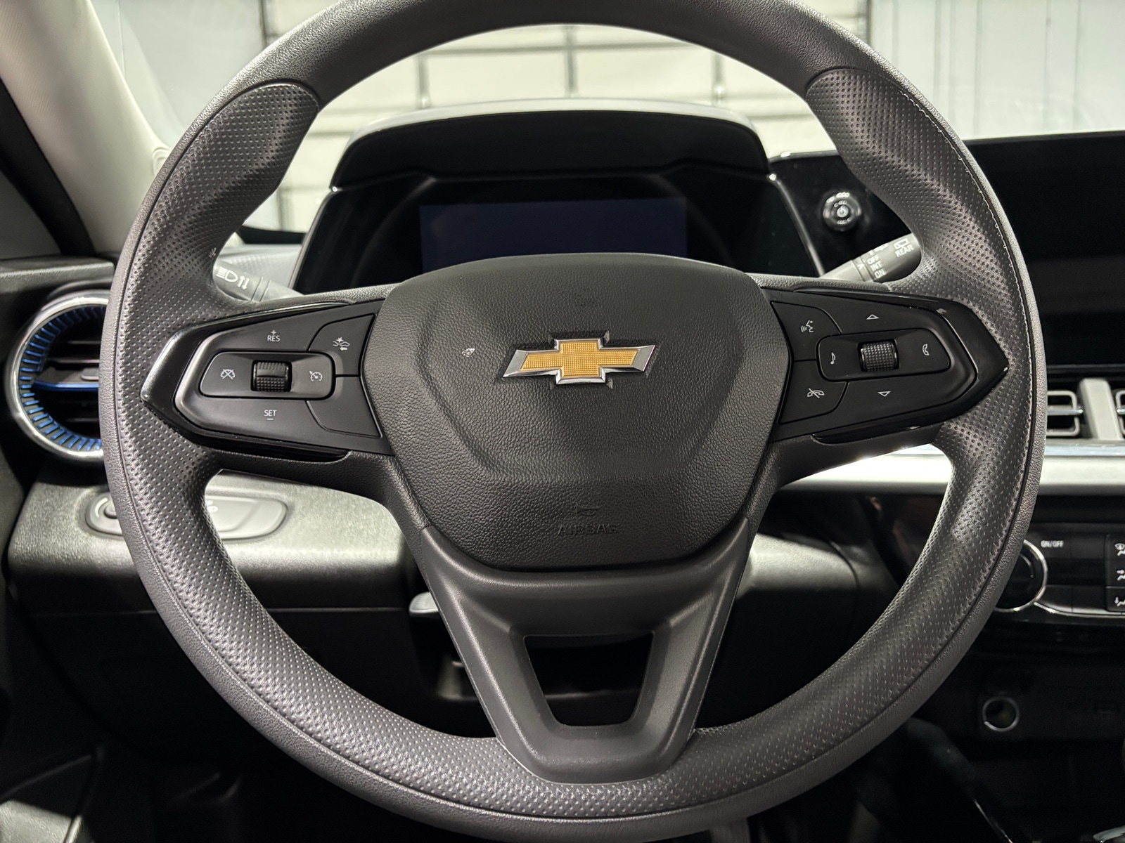 Thumbnail: 2025 Chevrolet Trax - 5