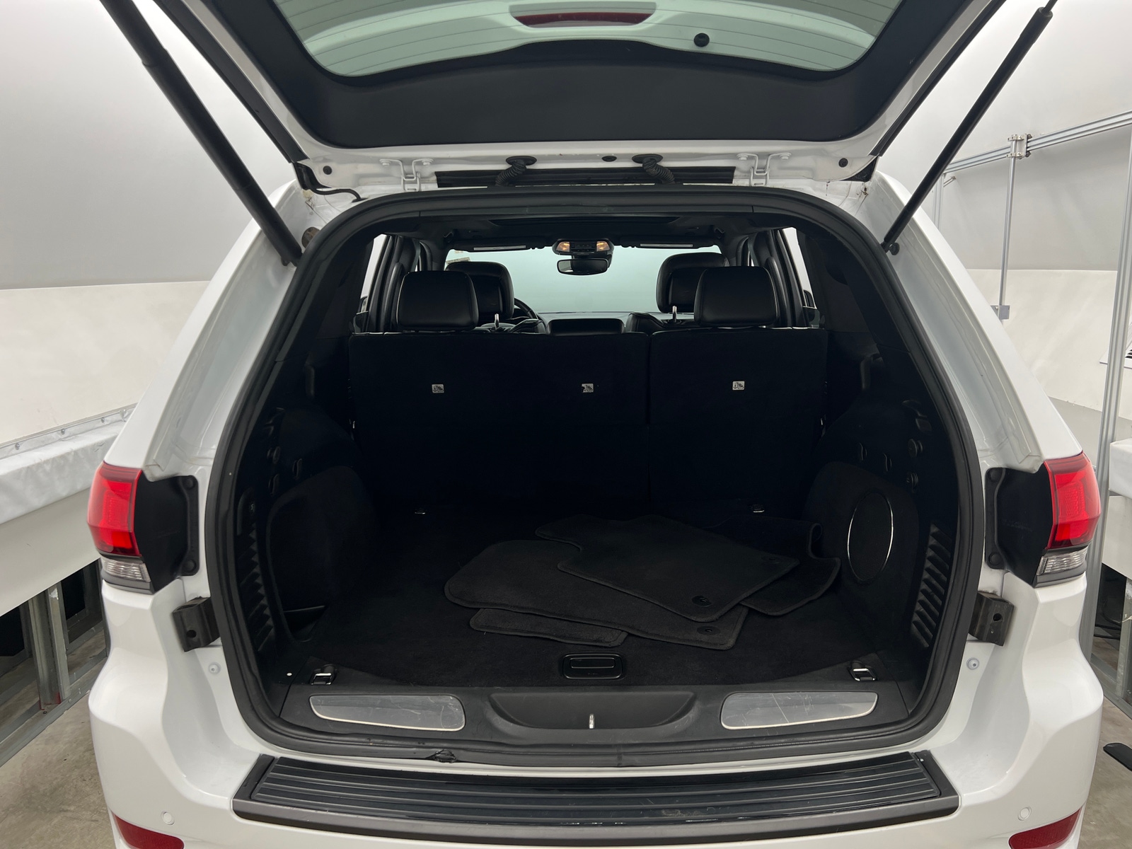 Thumbnail: 2018 Jeep Grand Cherokee - 6