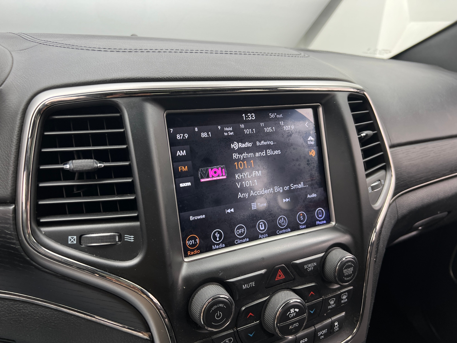 Thumbnail: 2018 Jeep Grand Cherokee - 3