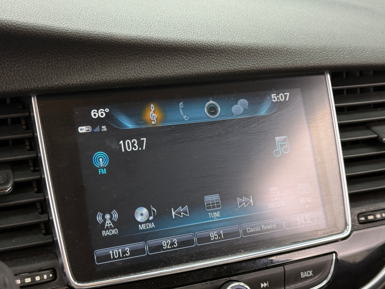 Thumbnail: 2018 Buick Encore - 4