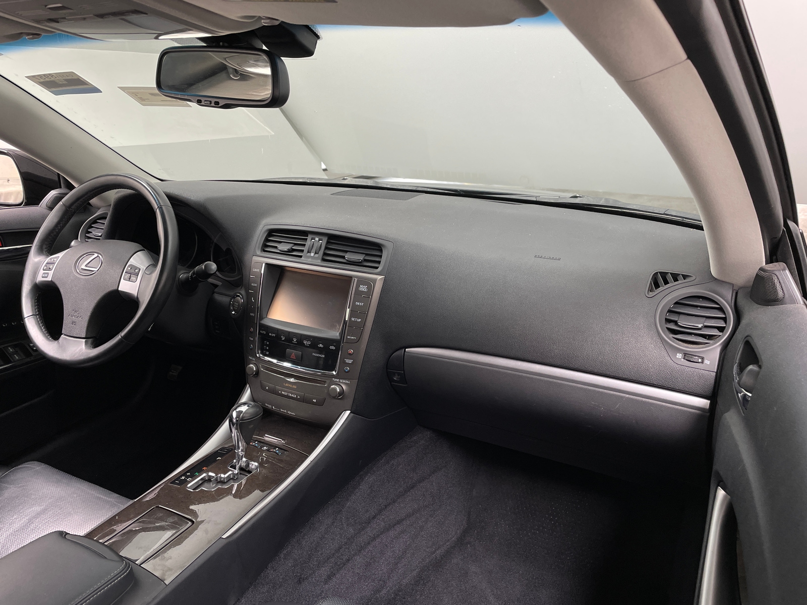 Thumbnail: 2015 Lexus IS - 2