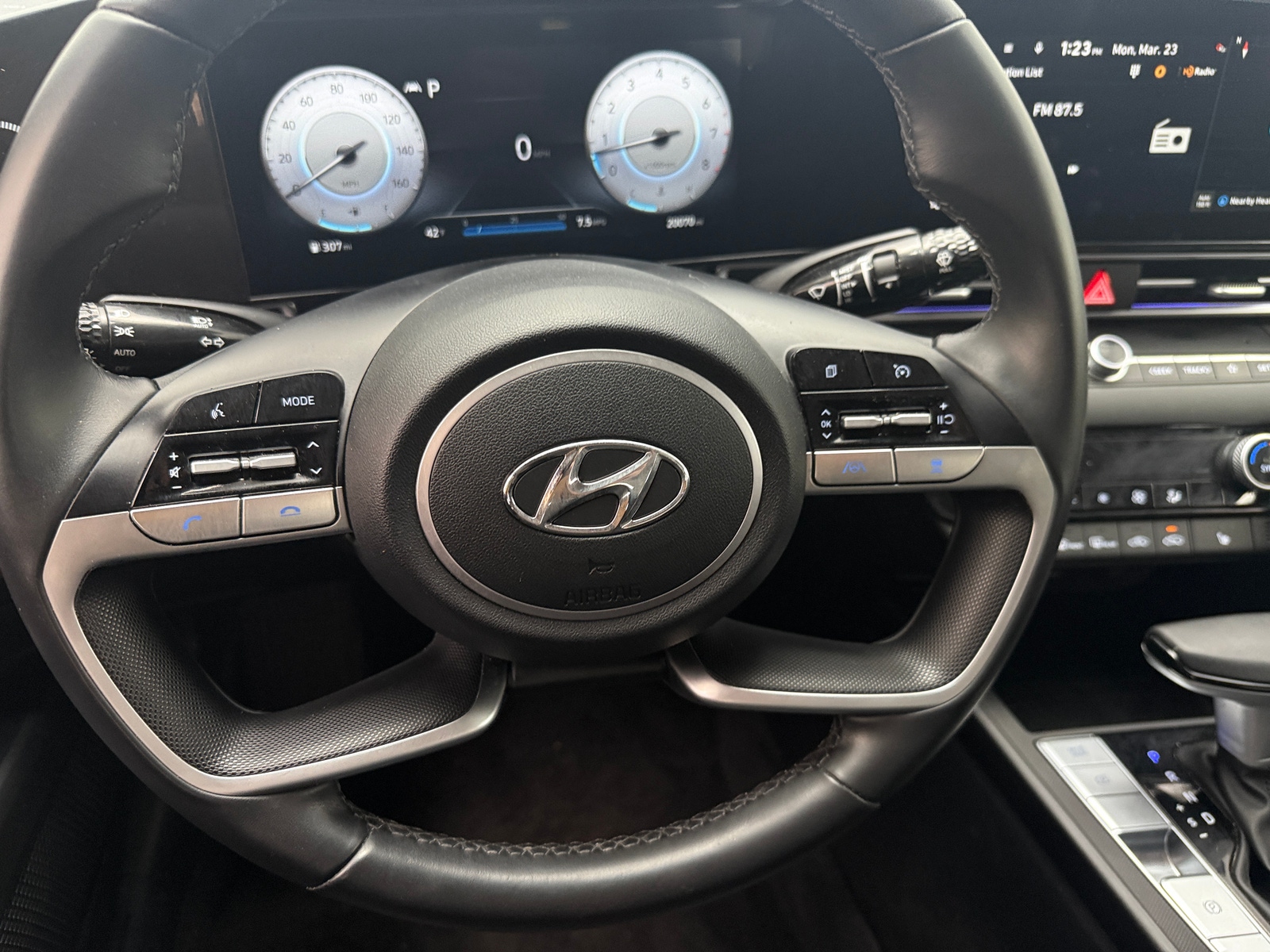 Thumbnail: 2023 Hyundai Elantra - 4