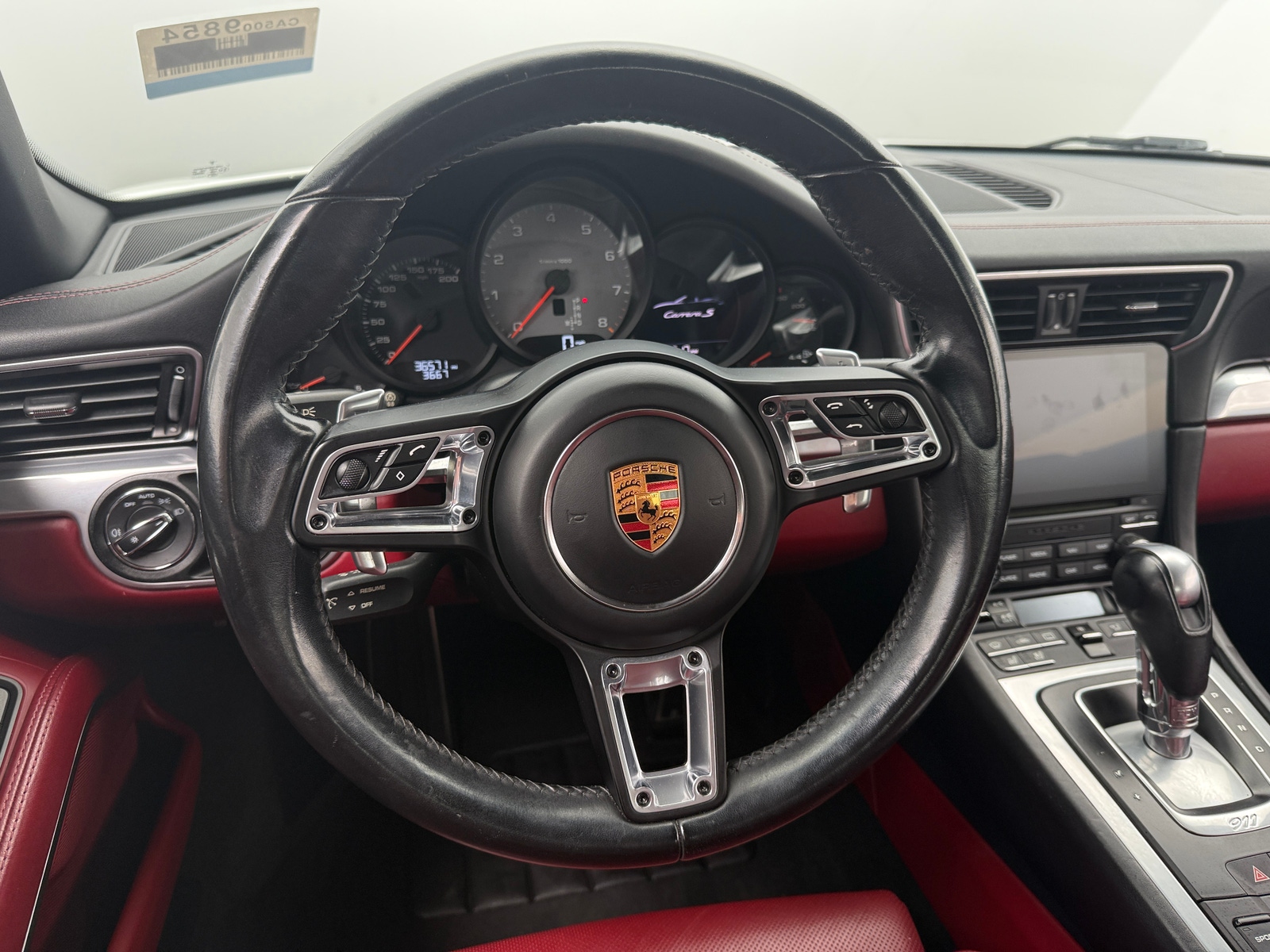 Thumbnail: 2018 Porsche 911 - 4