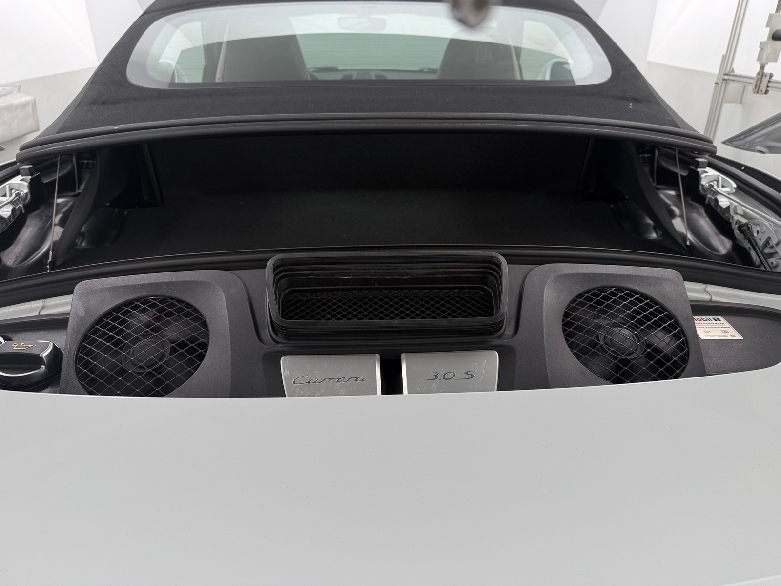 Thumbnail: 2018 Porsche 911 - 6