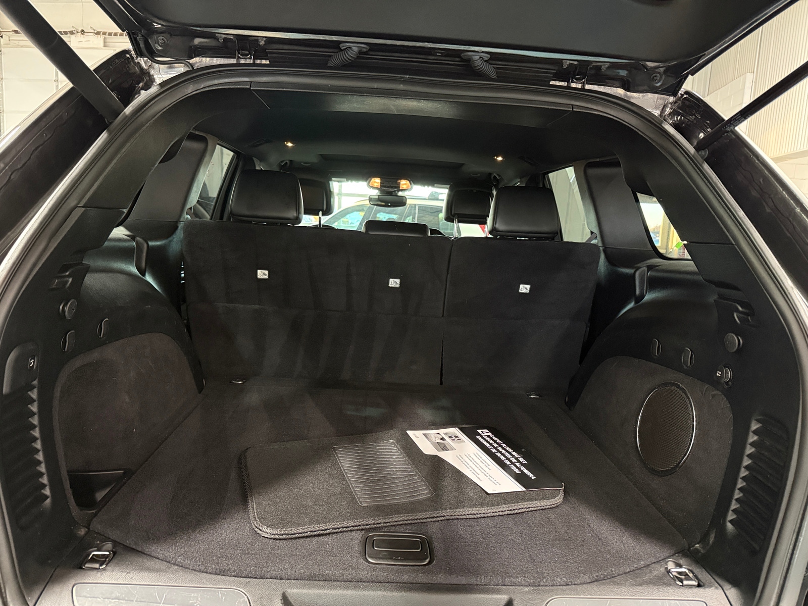 Thumbnail: 2019 Jeep Grand Cherokee - 6