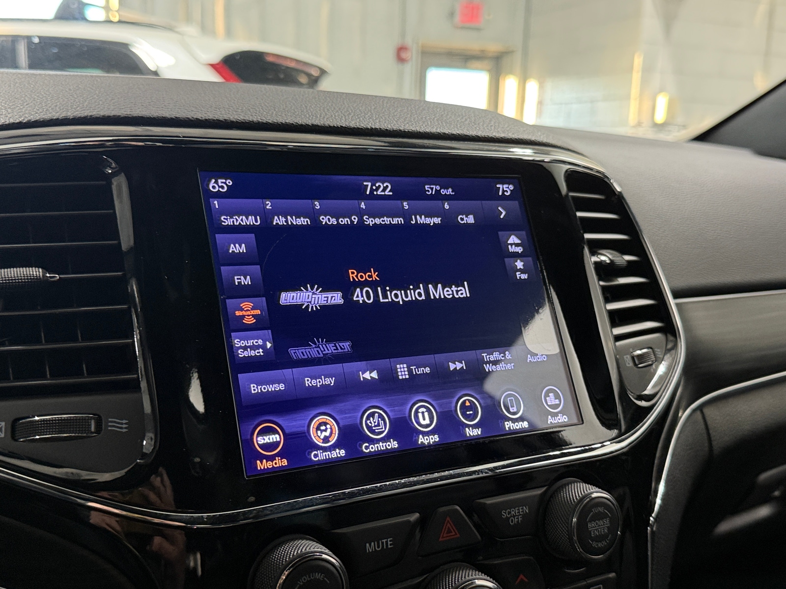 Thumbnail: 2019 Jeep Grand Cherokee - 3