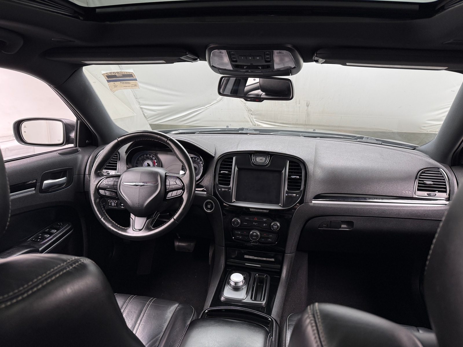 Thumbnail: 2022 Chrysler 300 - 2